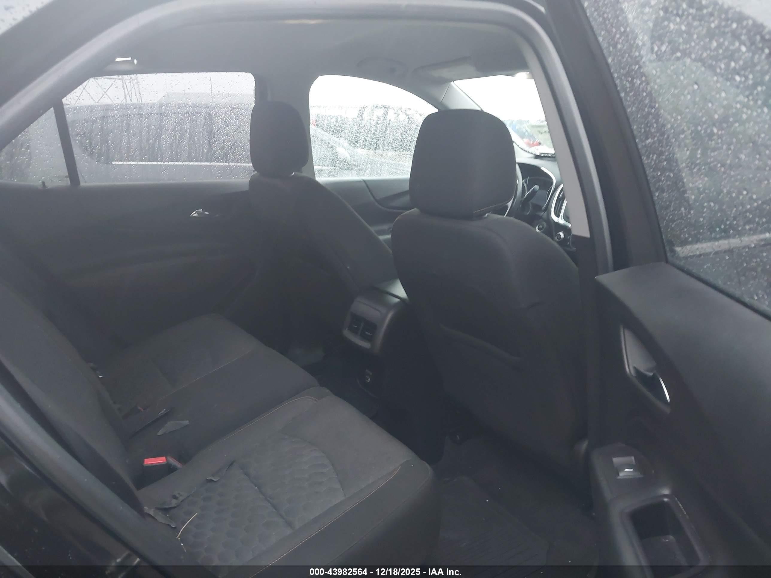 CHEVROLET EQUINOX image 8
