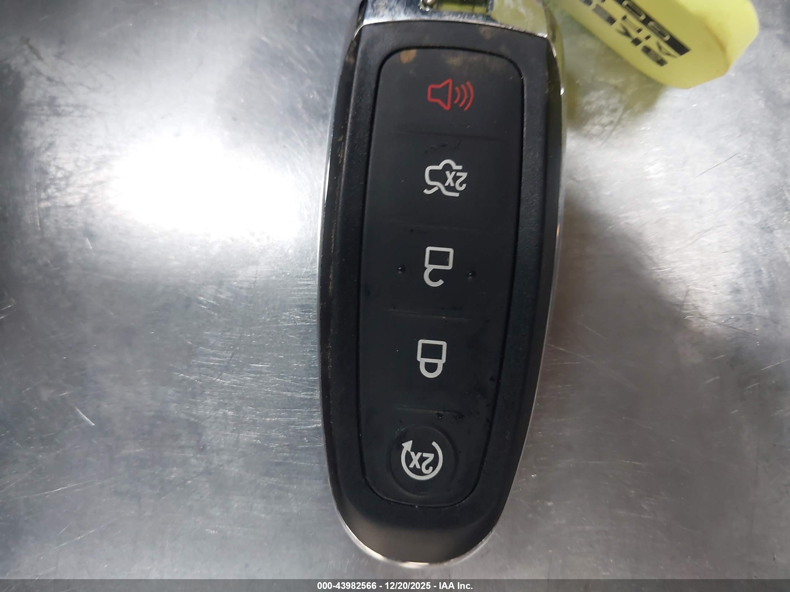 LINCOLN MKS image 11