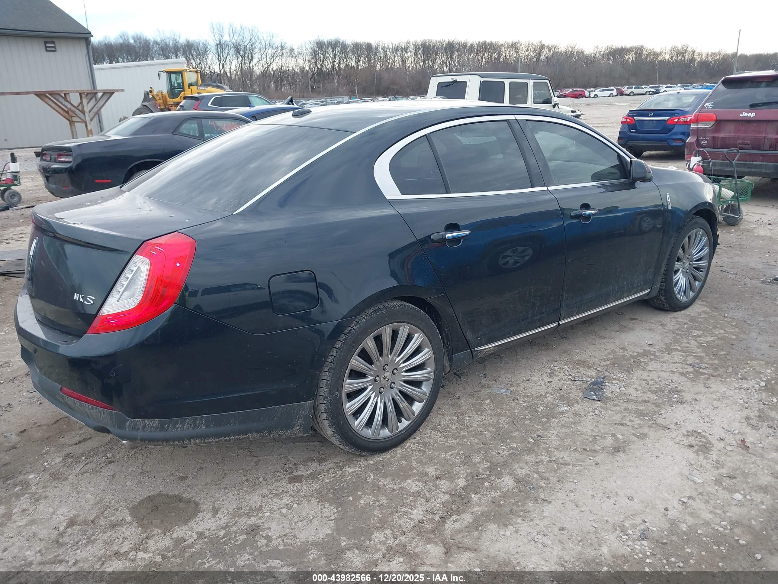 LINCOLN MKS image 4
