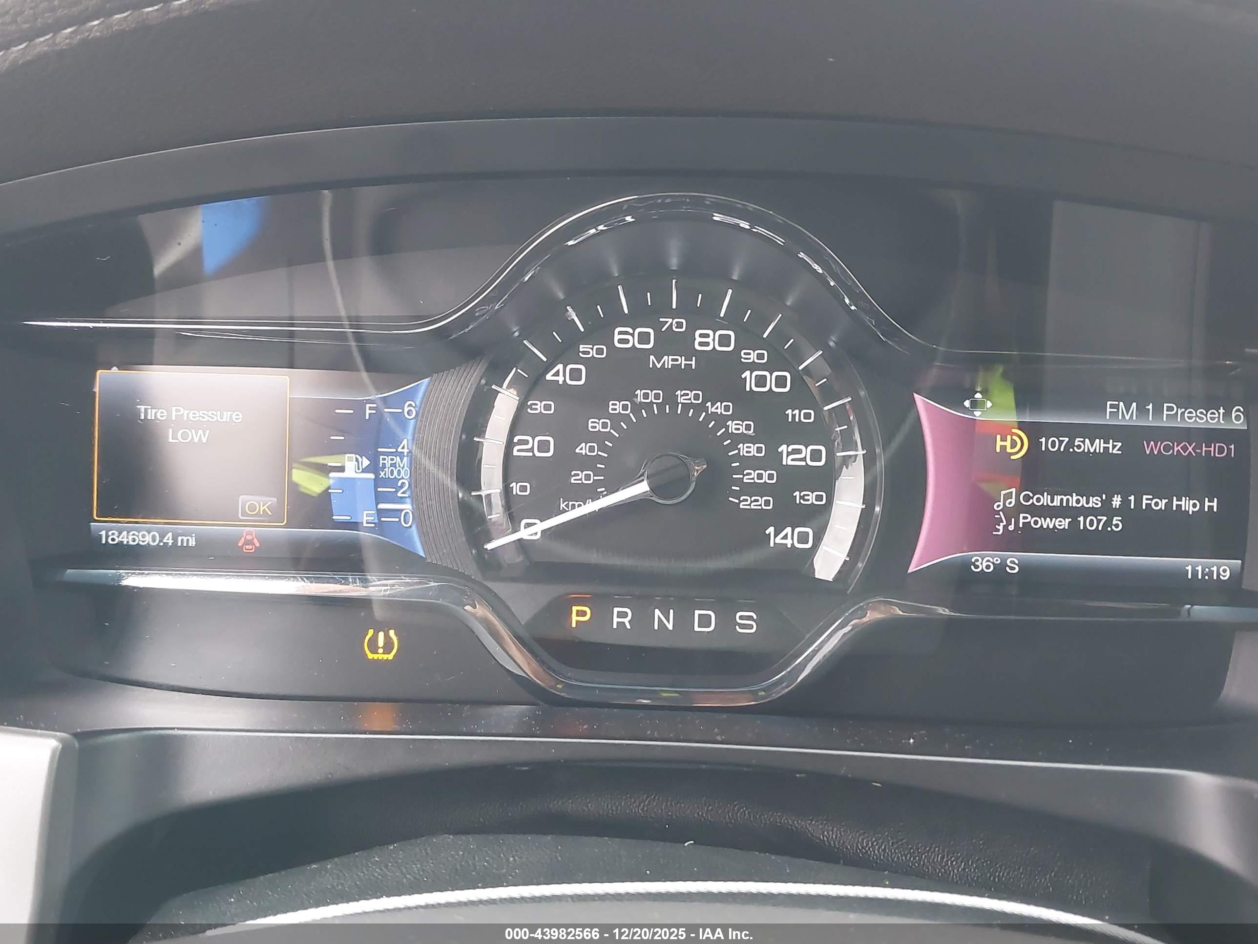 LINCOLN MKS image 7