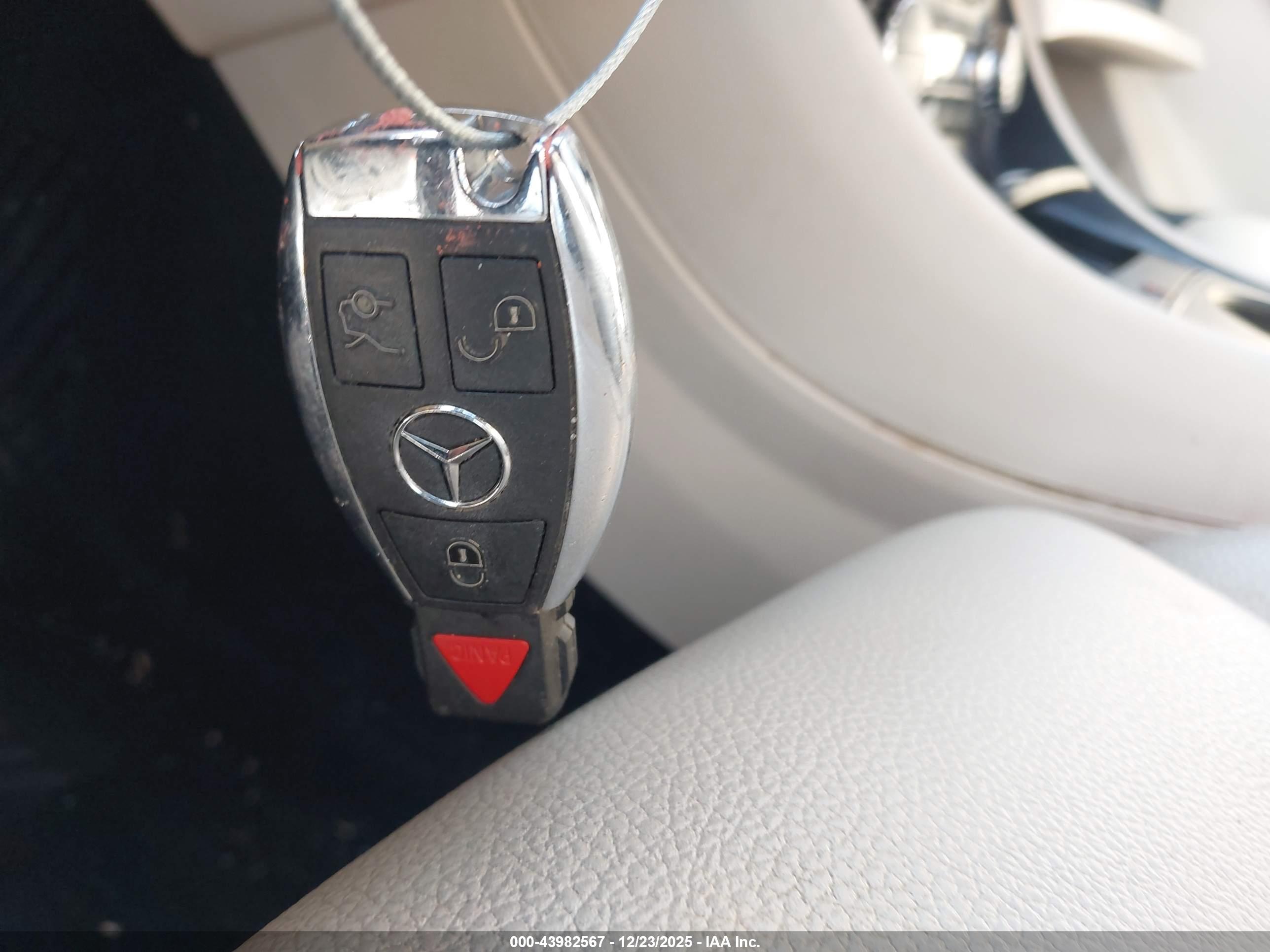 MERCEDES-BENZ GLA image 11