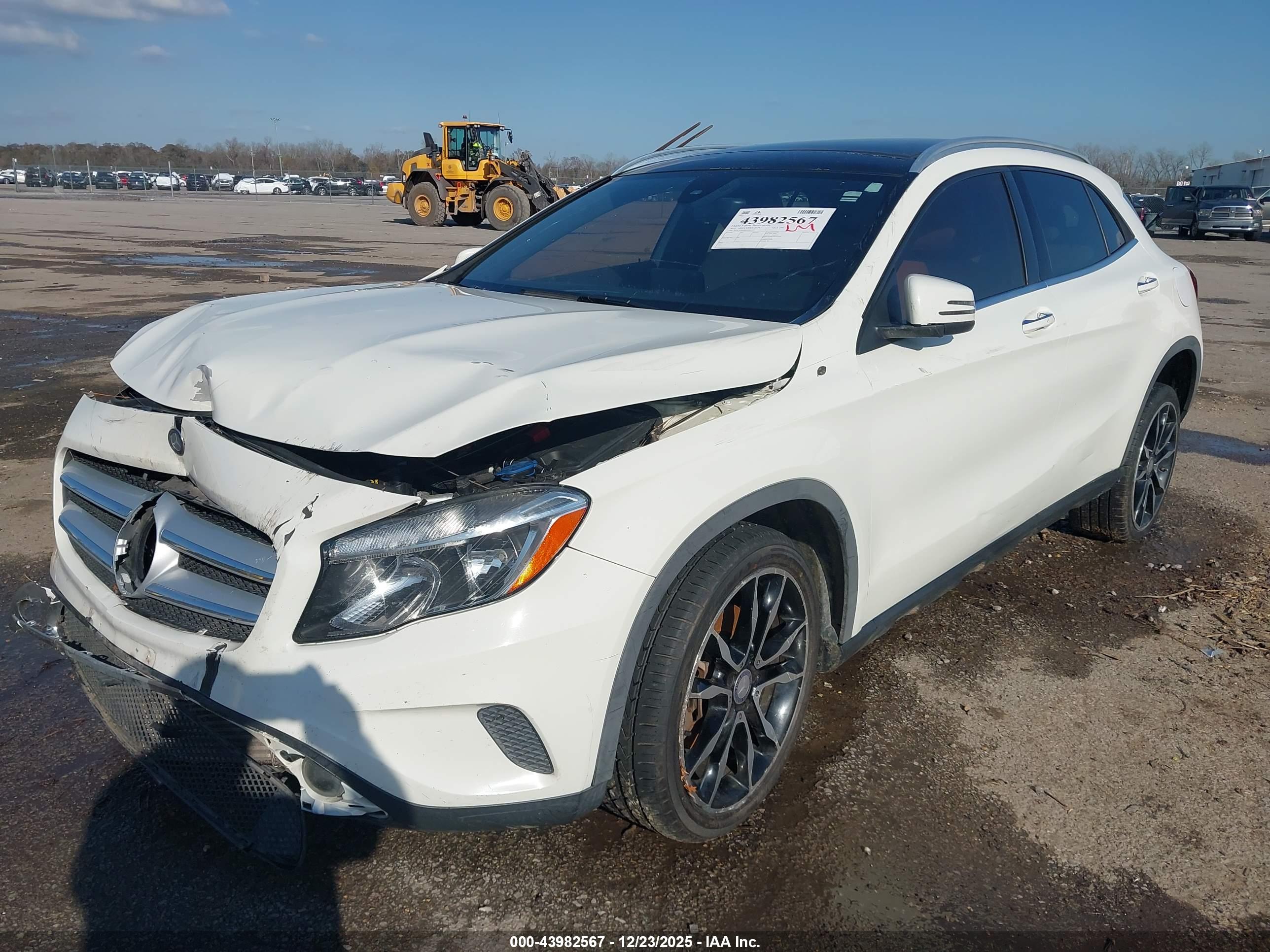 MERCEDES-BENZ GLA image 2