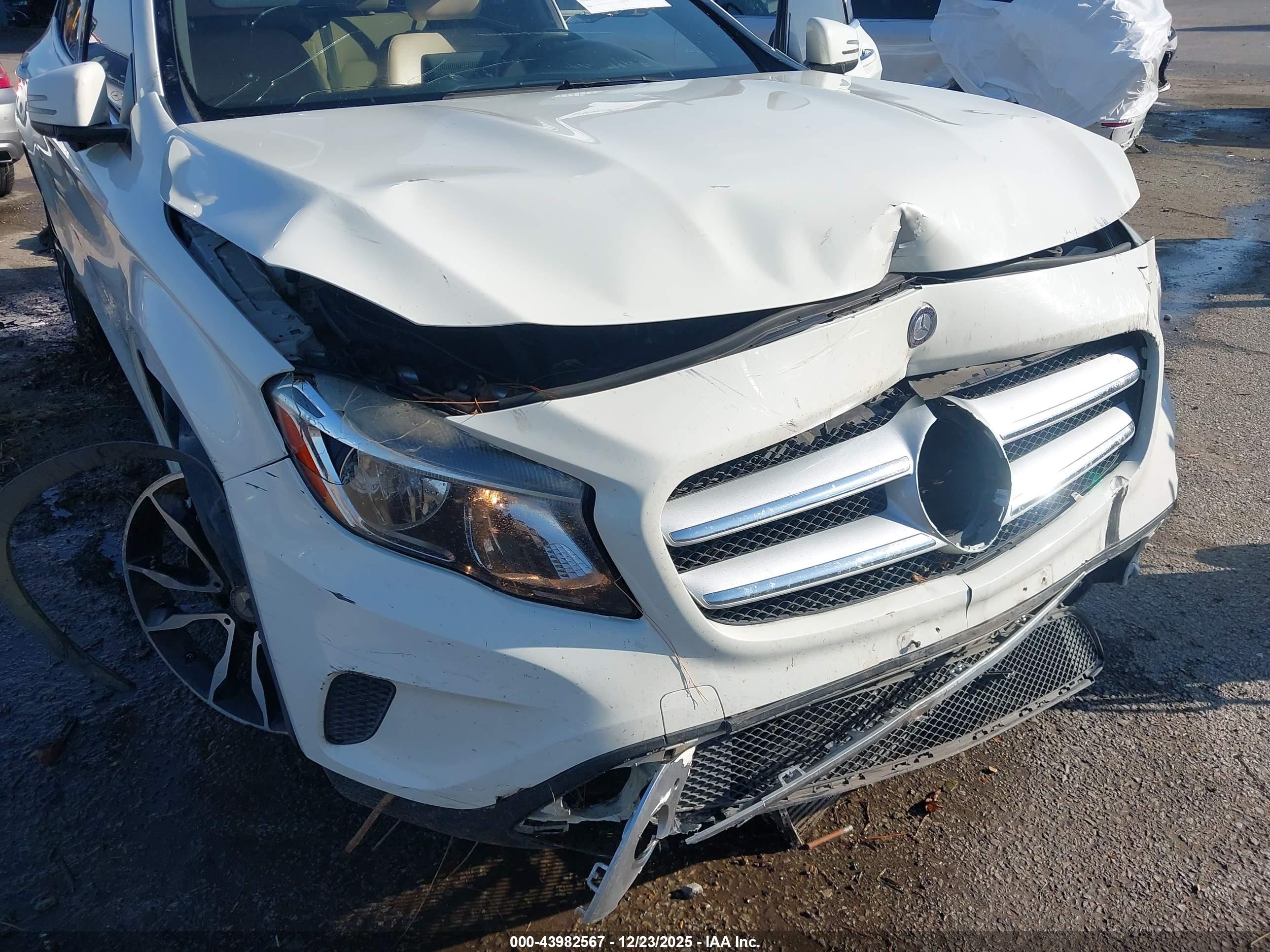 MERCEDES-BENZ GLA image 6