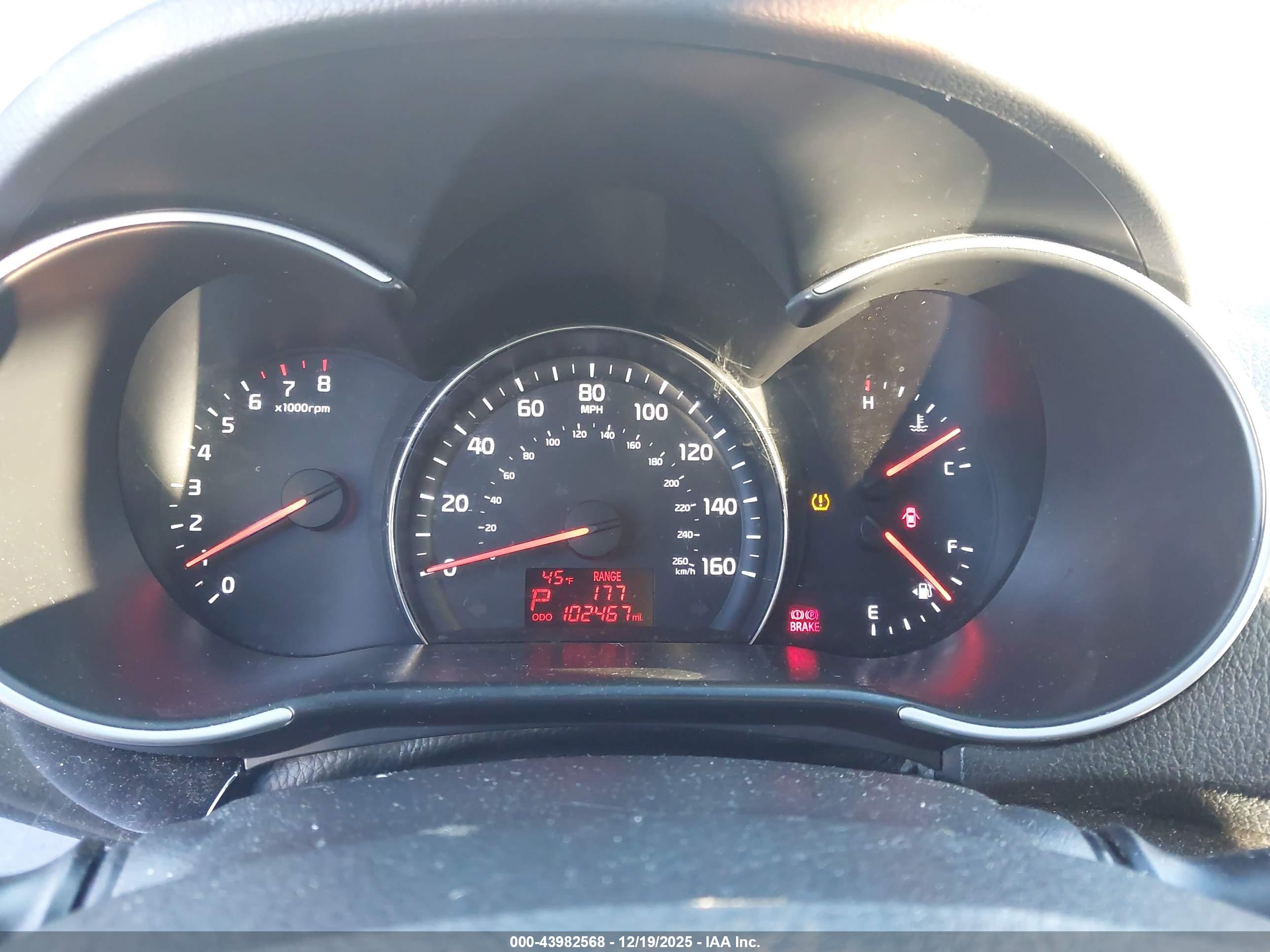 KIA SORENTO image 7