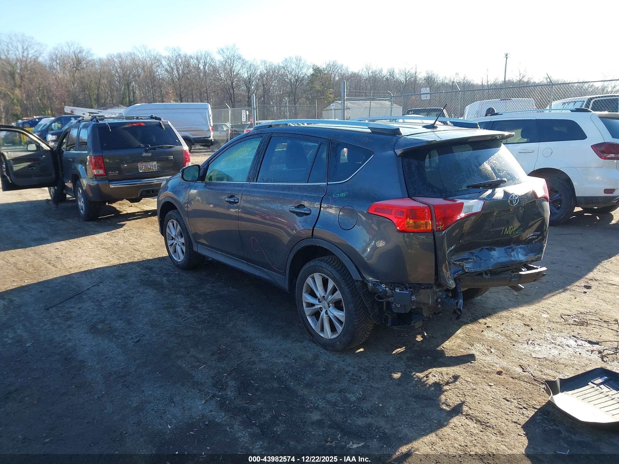 TOYOTA RAV4 image 3
