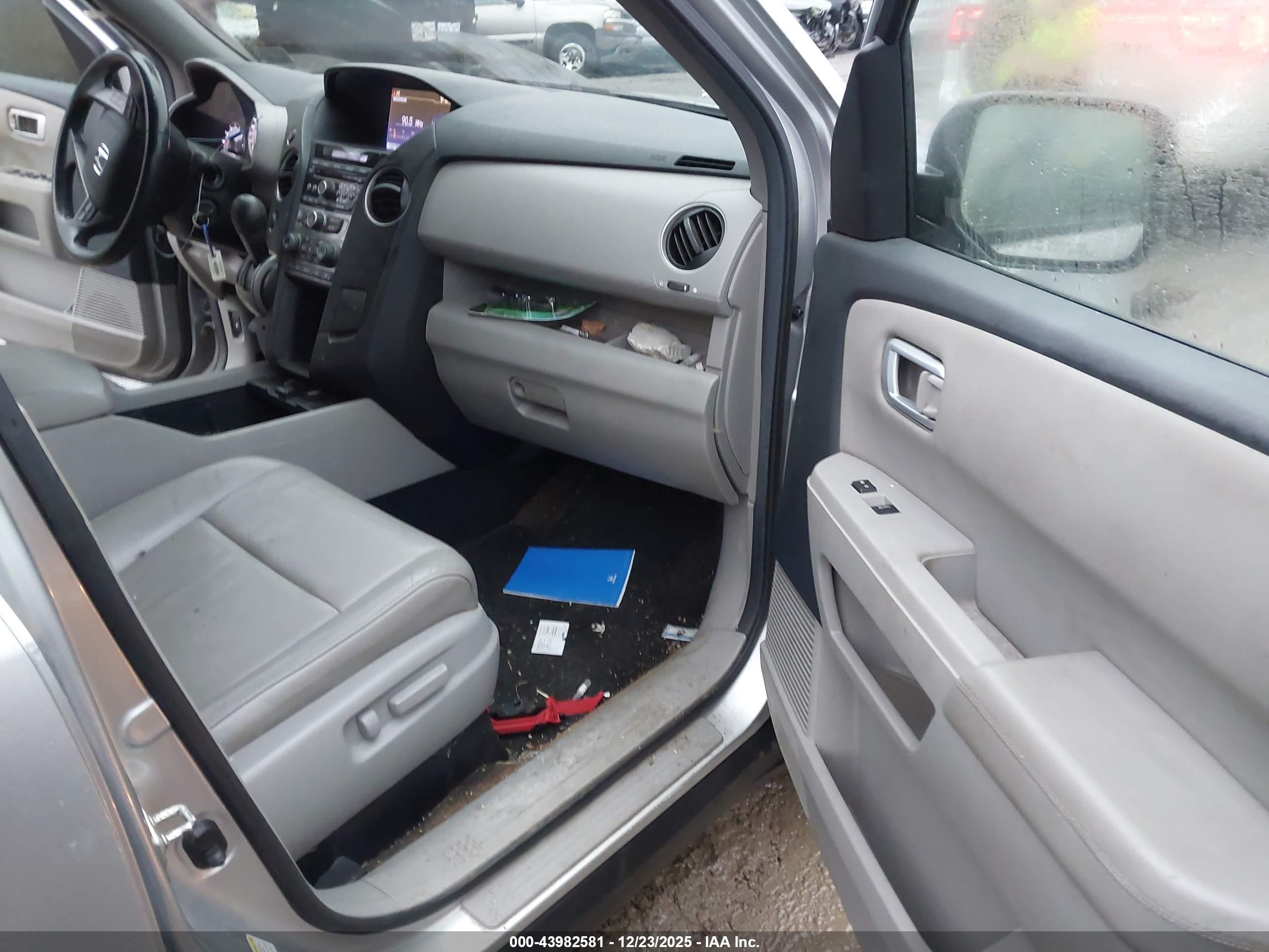 HONDA PILOT image 5