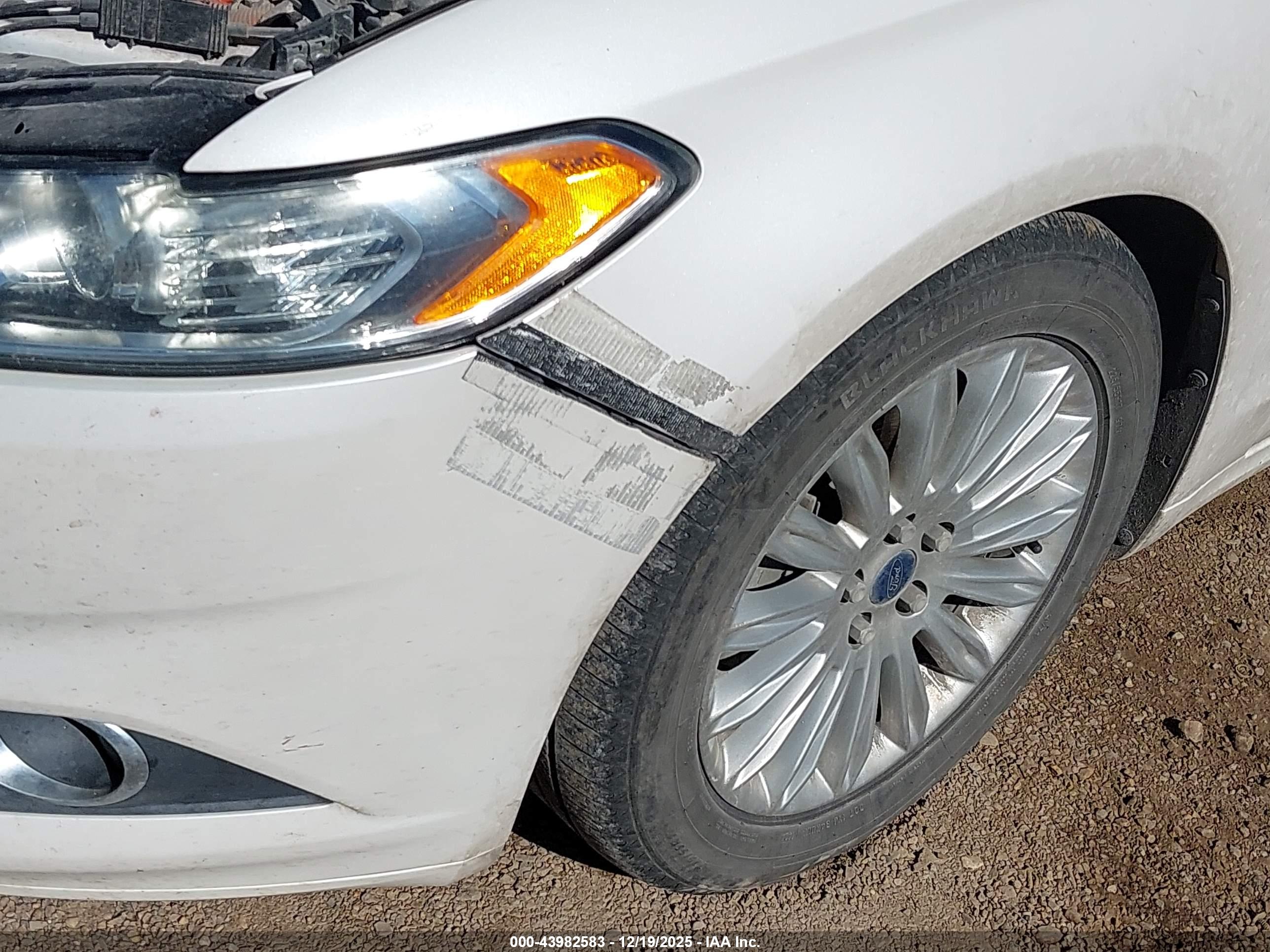 FORD FUSION image 6