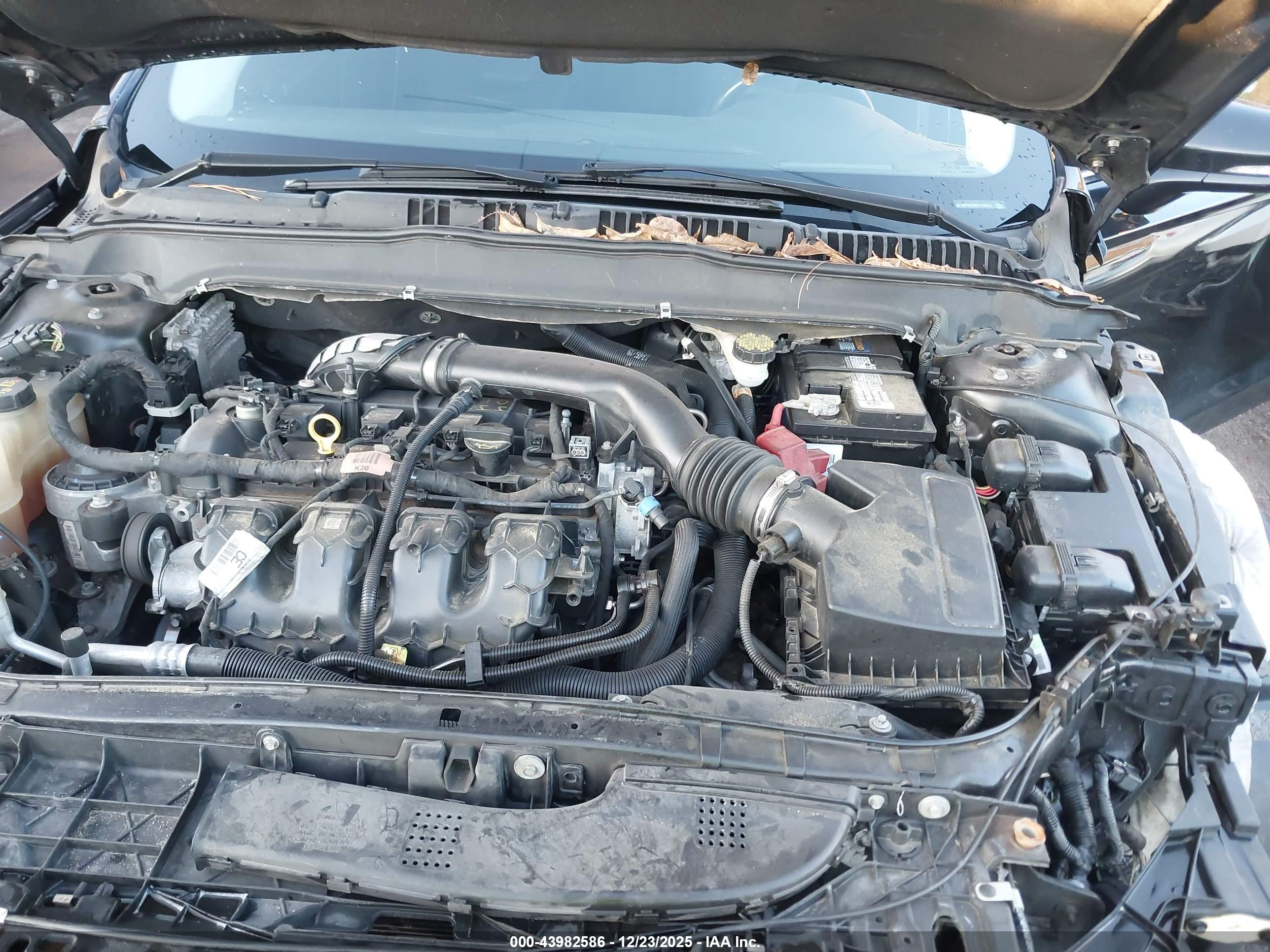FORD FUSION image 10