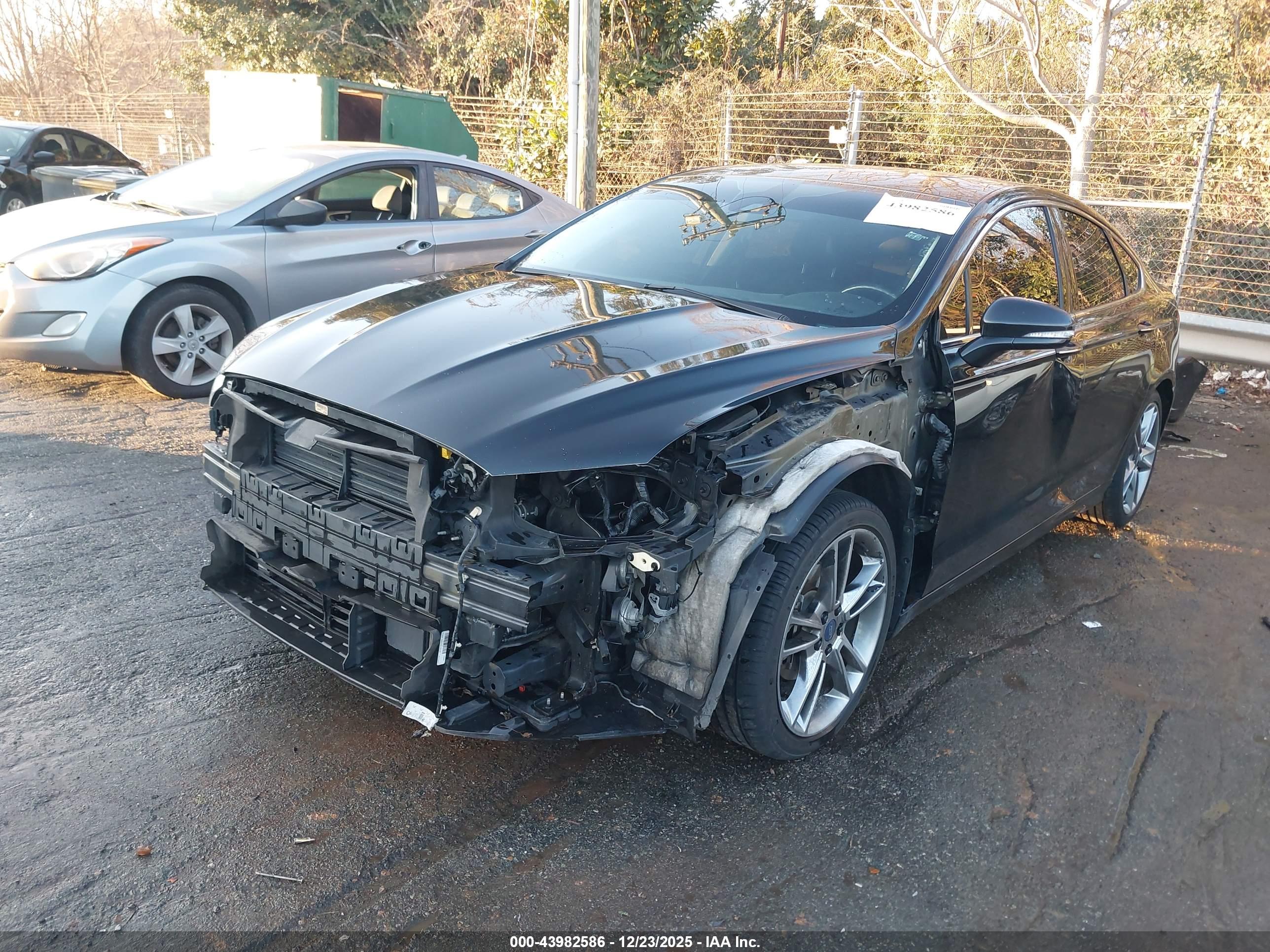 FORD FUSION image 2