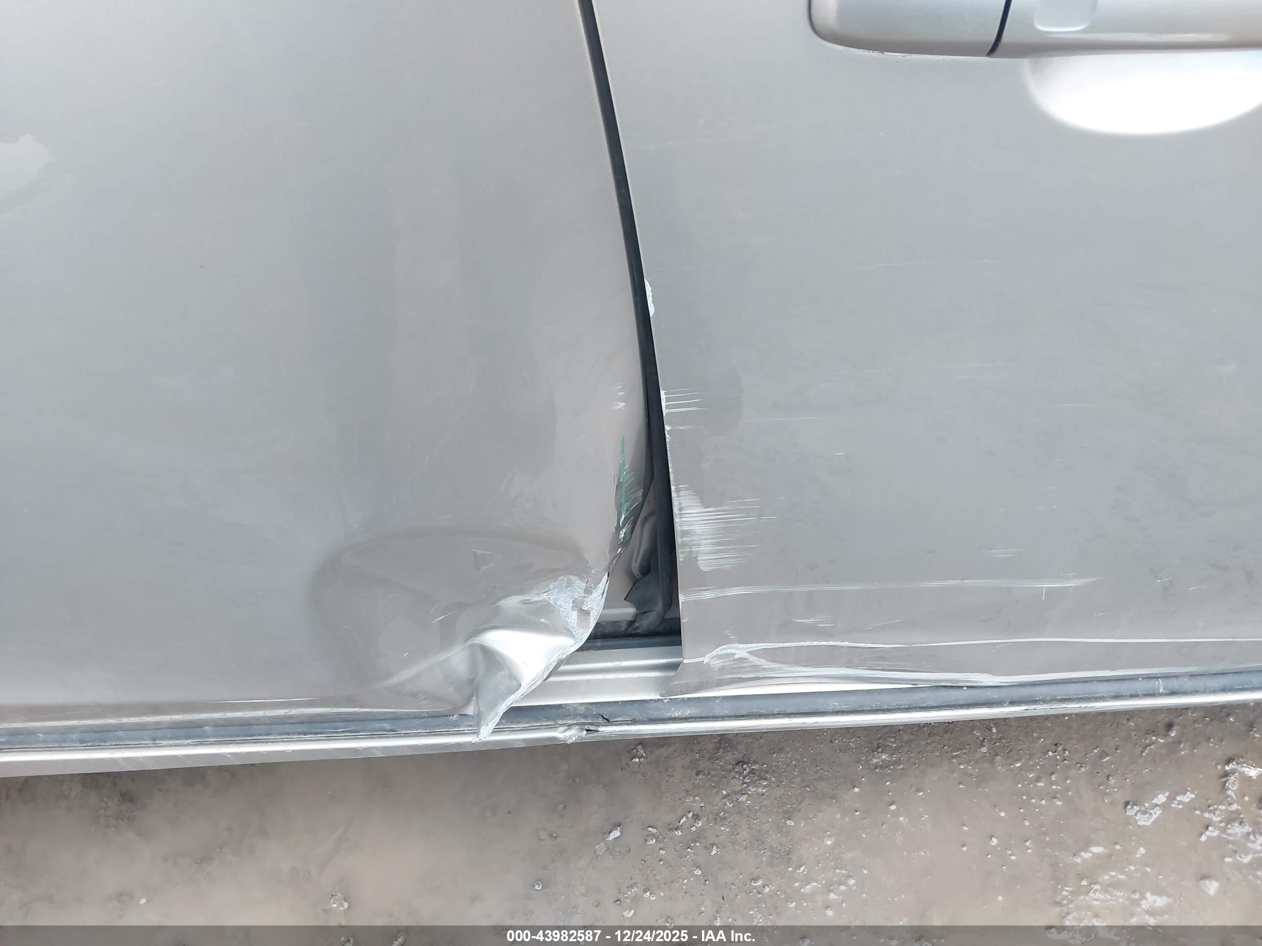 VOLVO S60 image 6