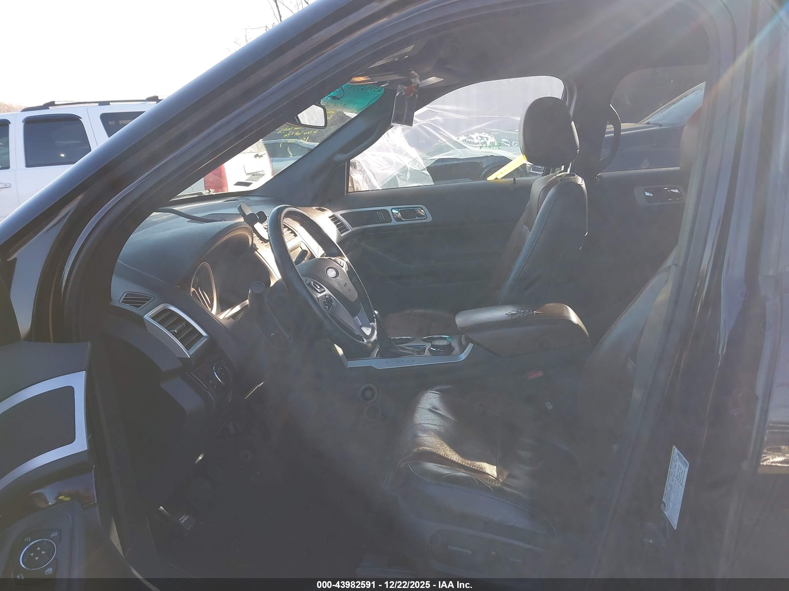 FORD EXPLORER image 5