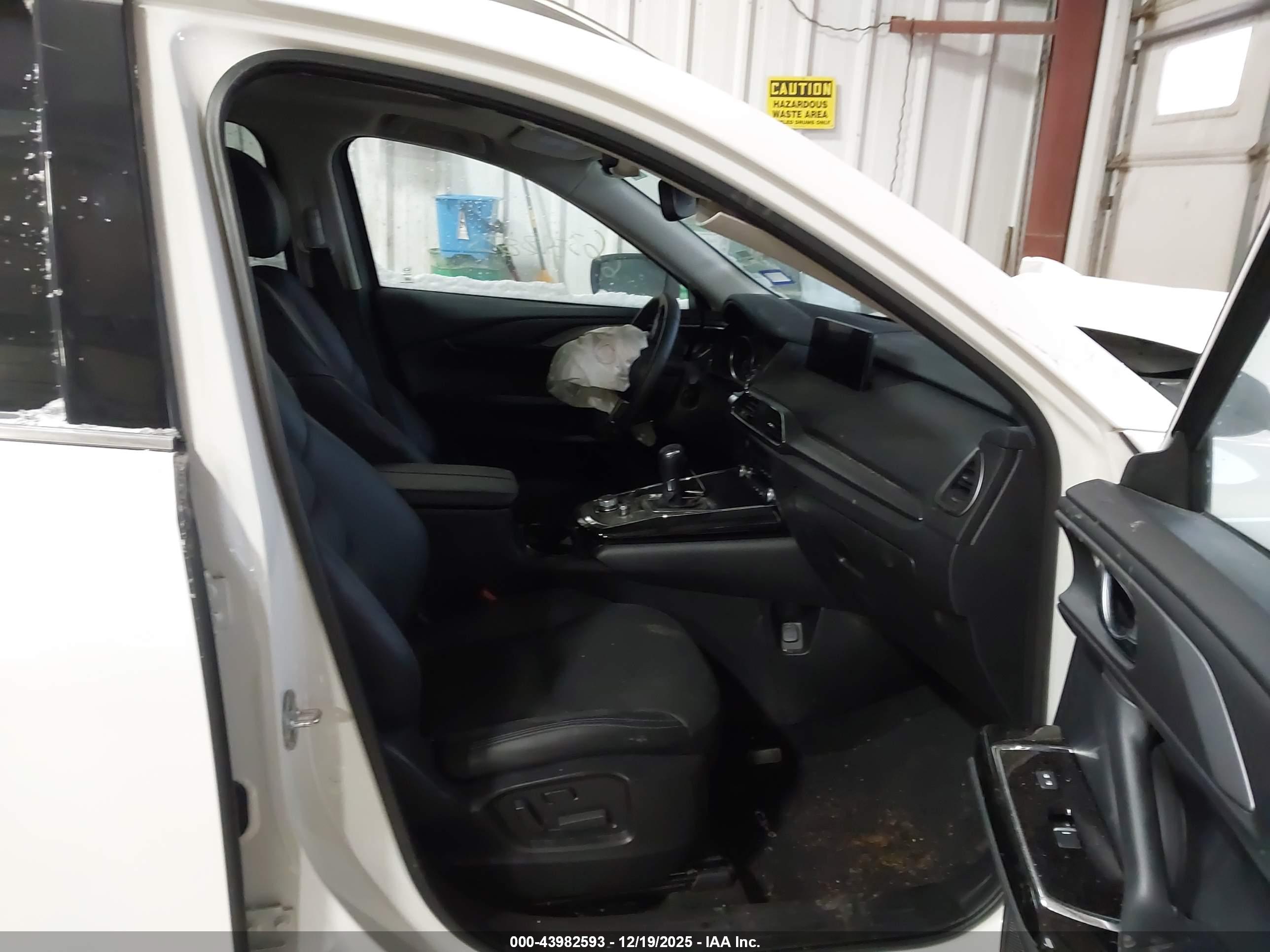 MAZDA CX-9 image 5
