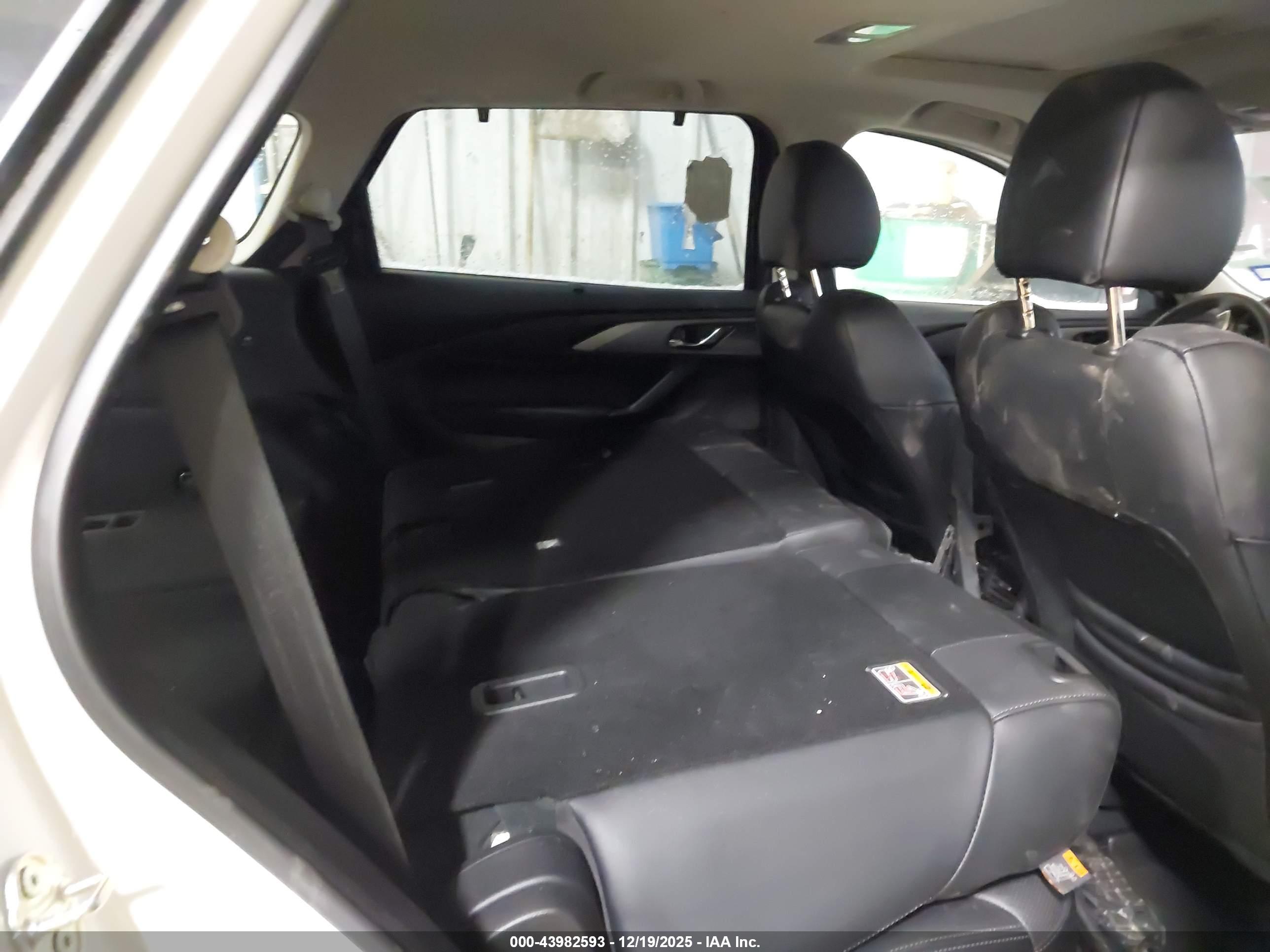 MAZDA CX-9 image 8