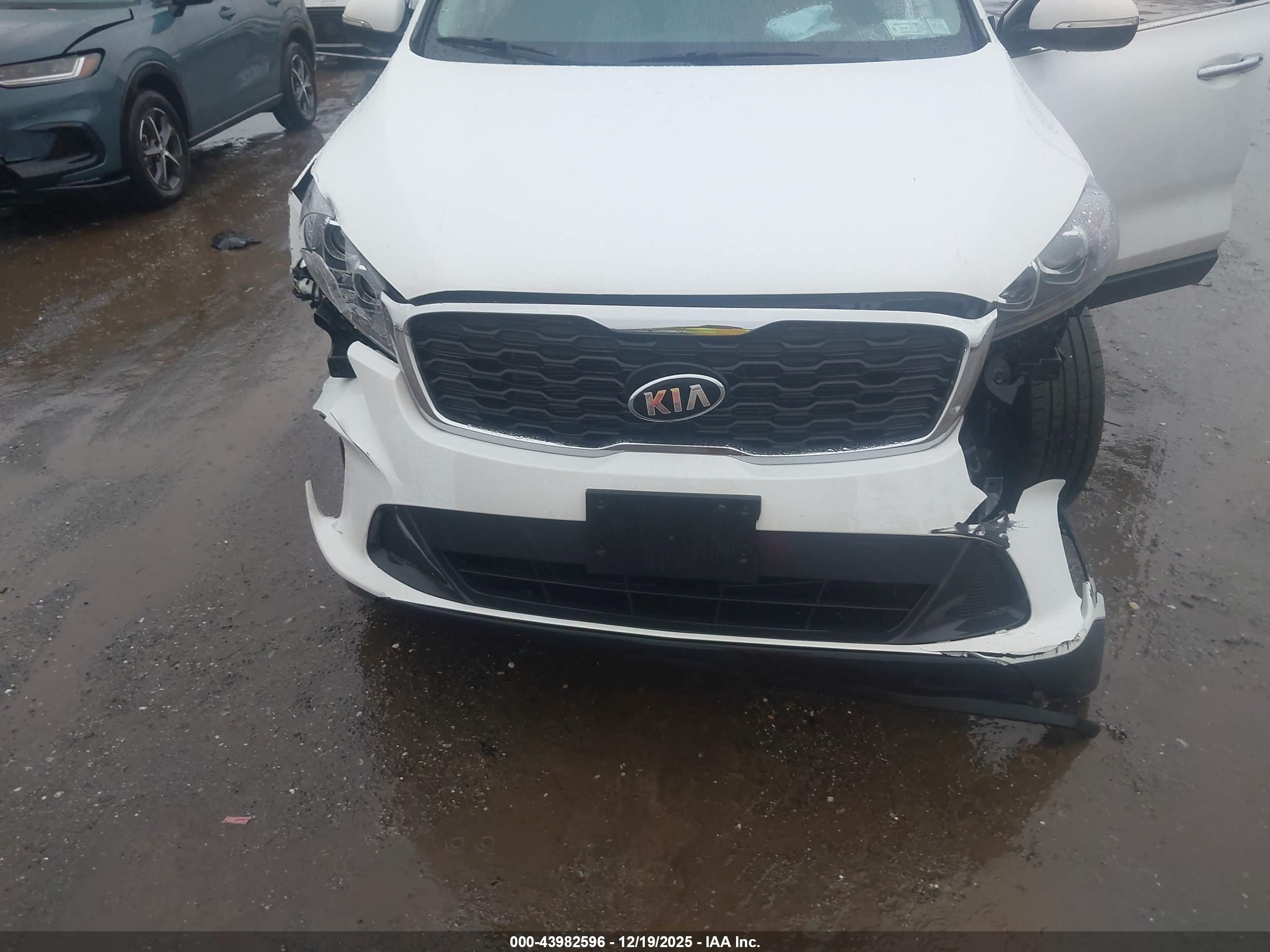 KIA SORENTO image 6