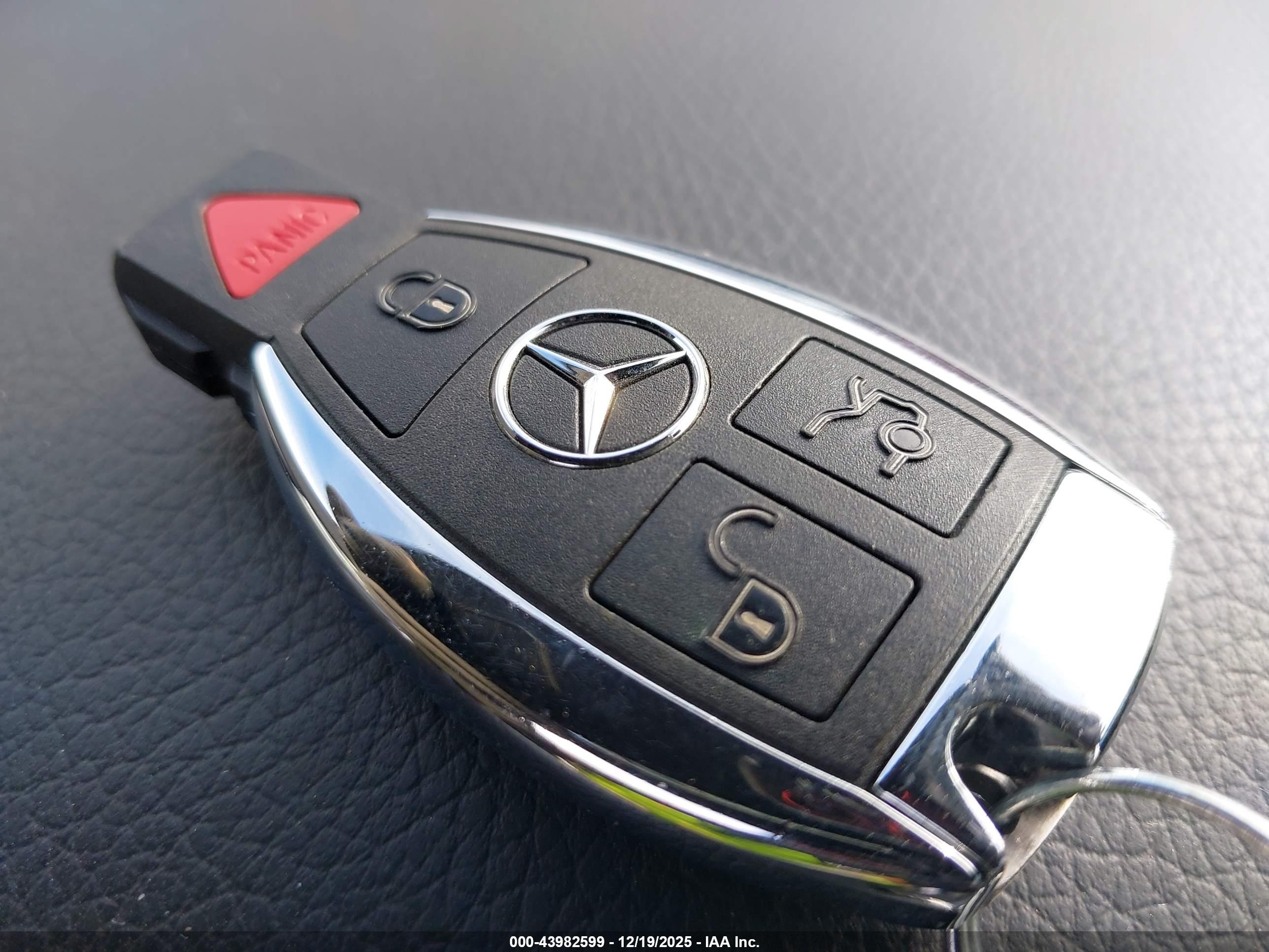 MERCEDES-BENZ GLA image 11