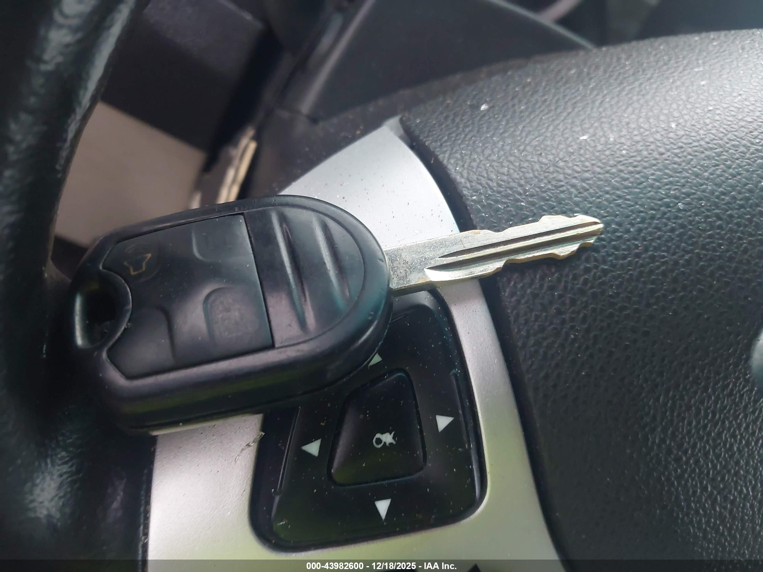 FORD EXPLORER image 11