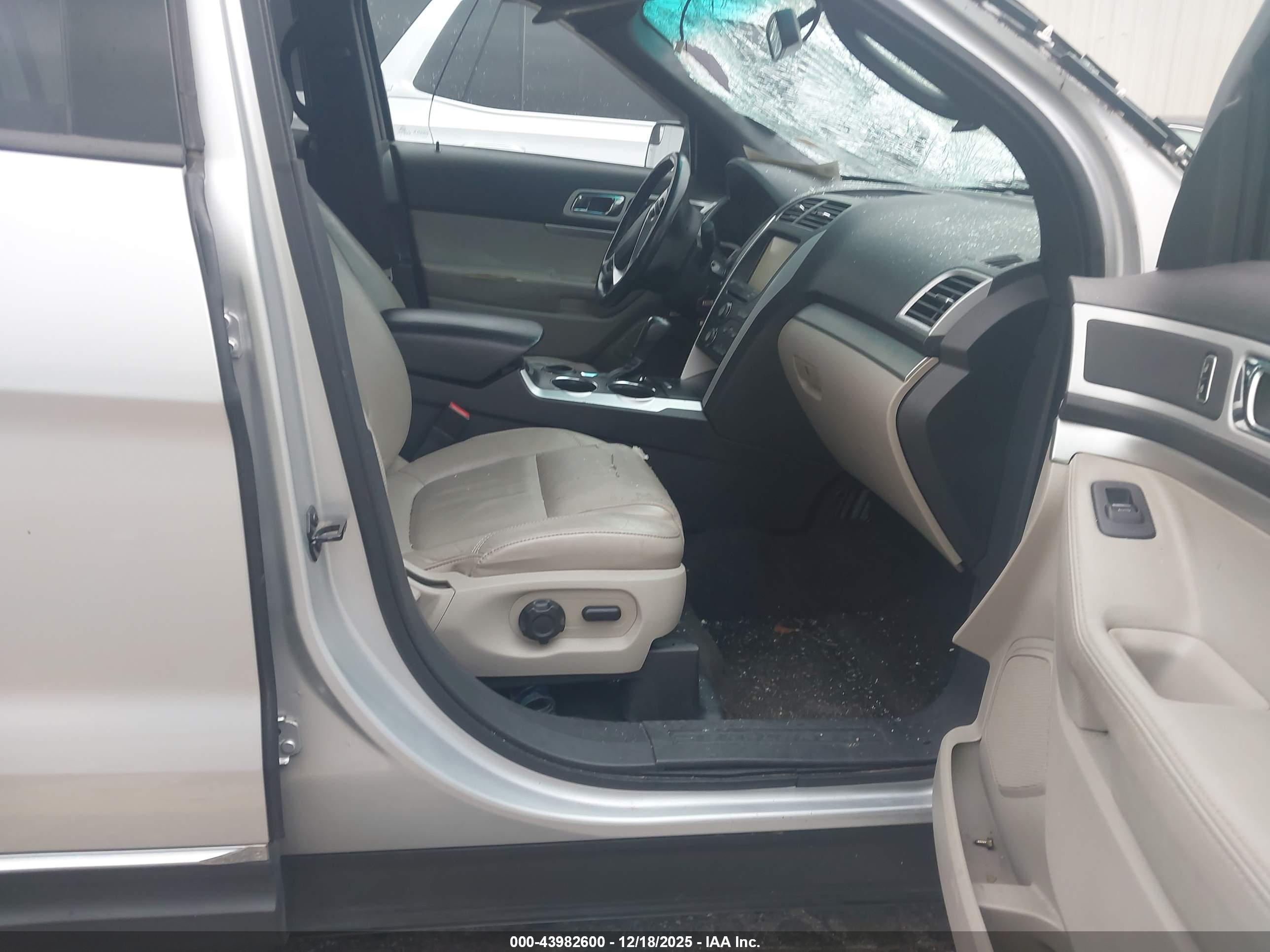 FORD EXPLORER image 5