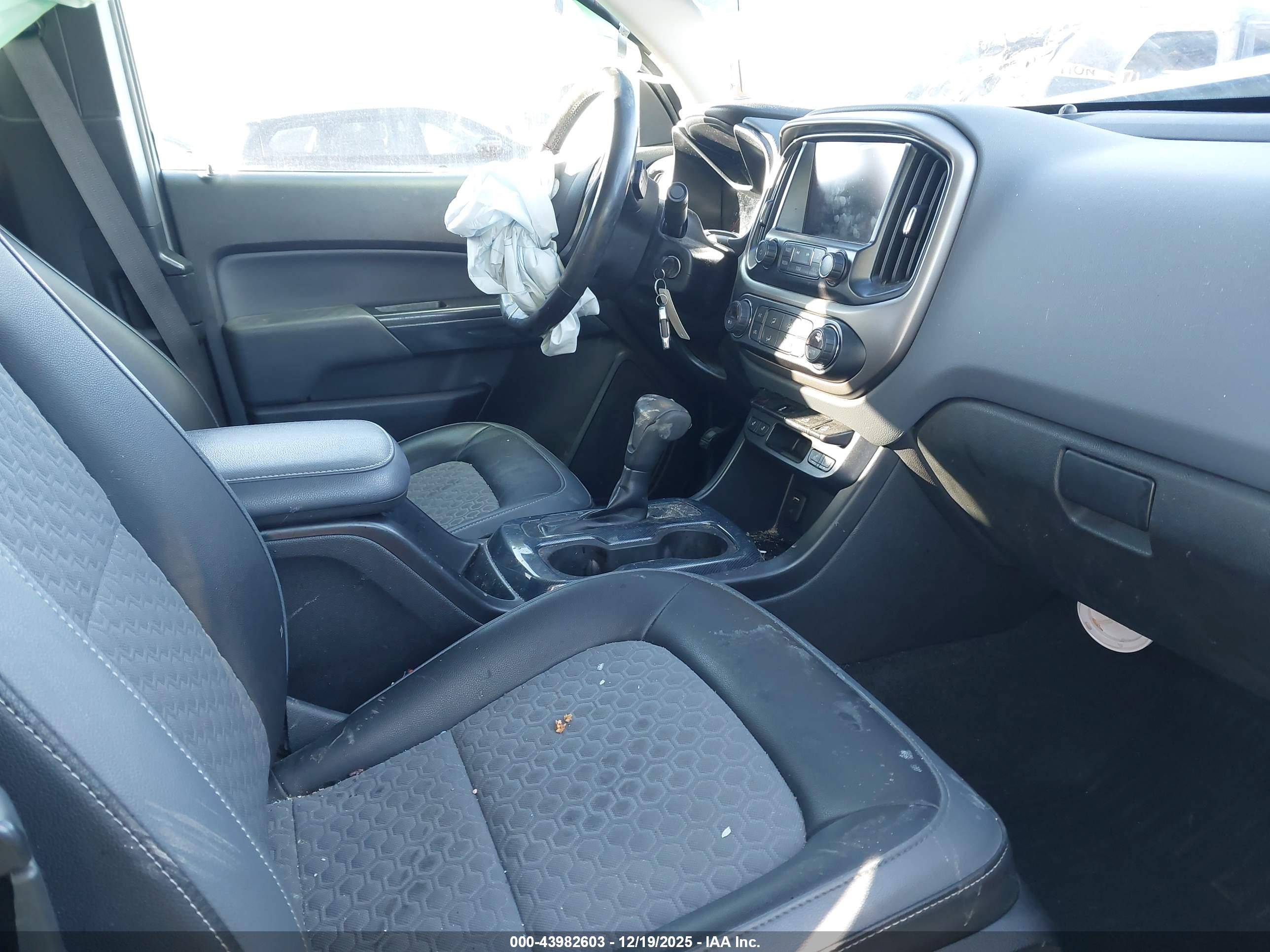 CHEVROLET COLORADO image 5