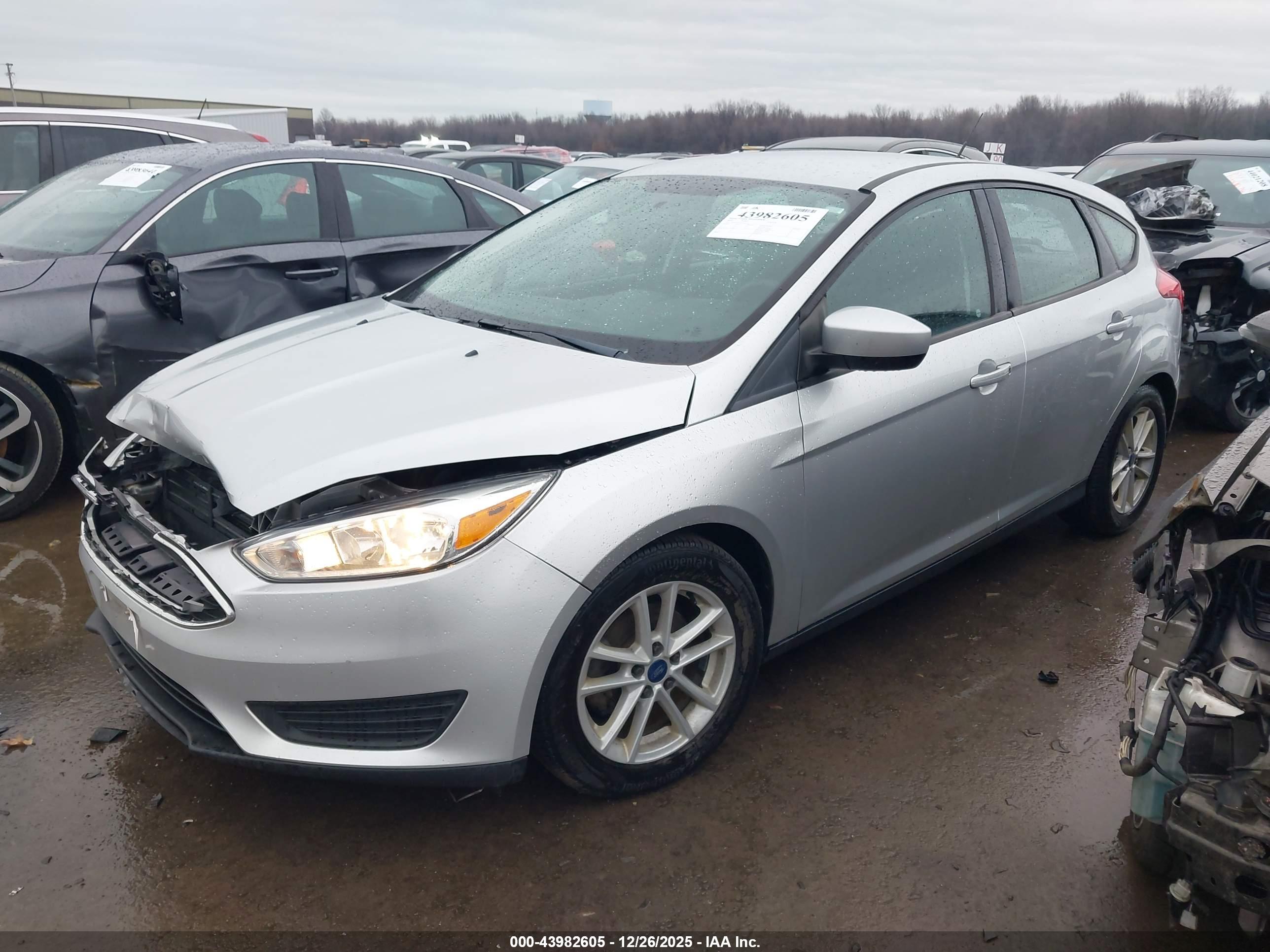 FORD FOCUS image 2