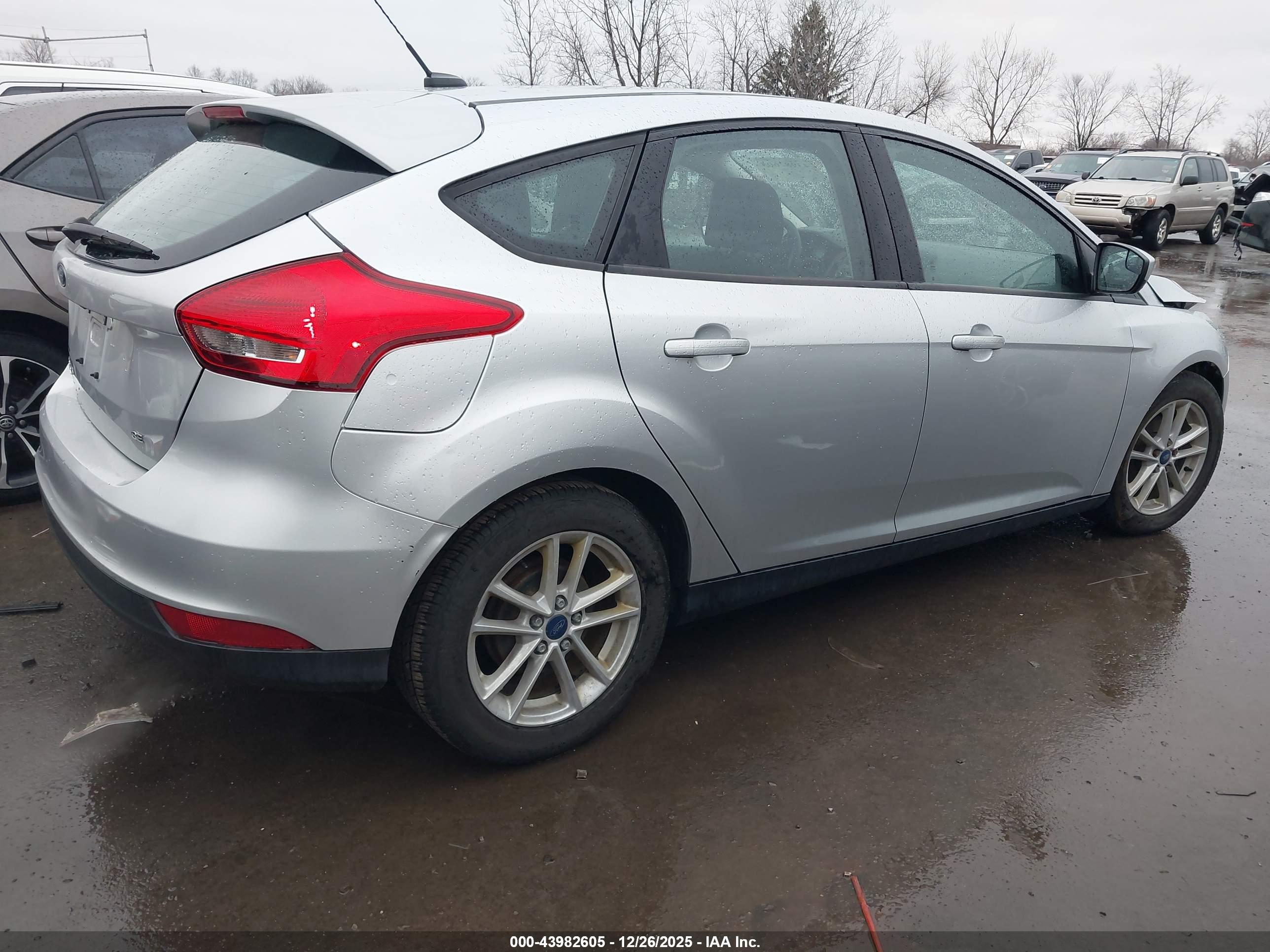 FORD FOCUS image 4
