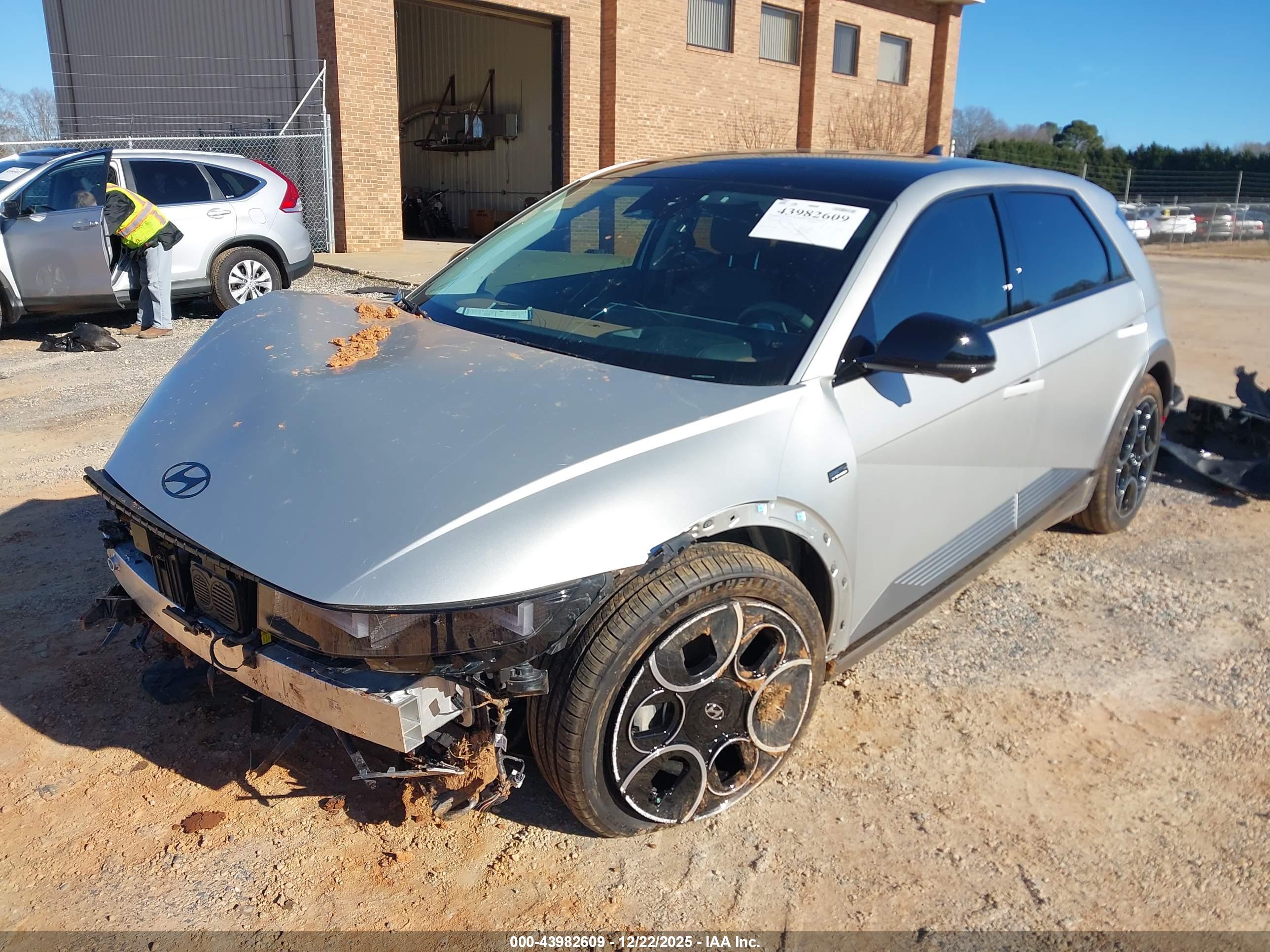 HYUNDAI IONIQ image 2