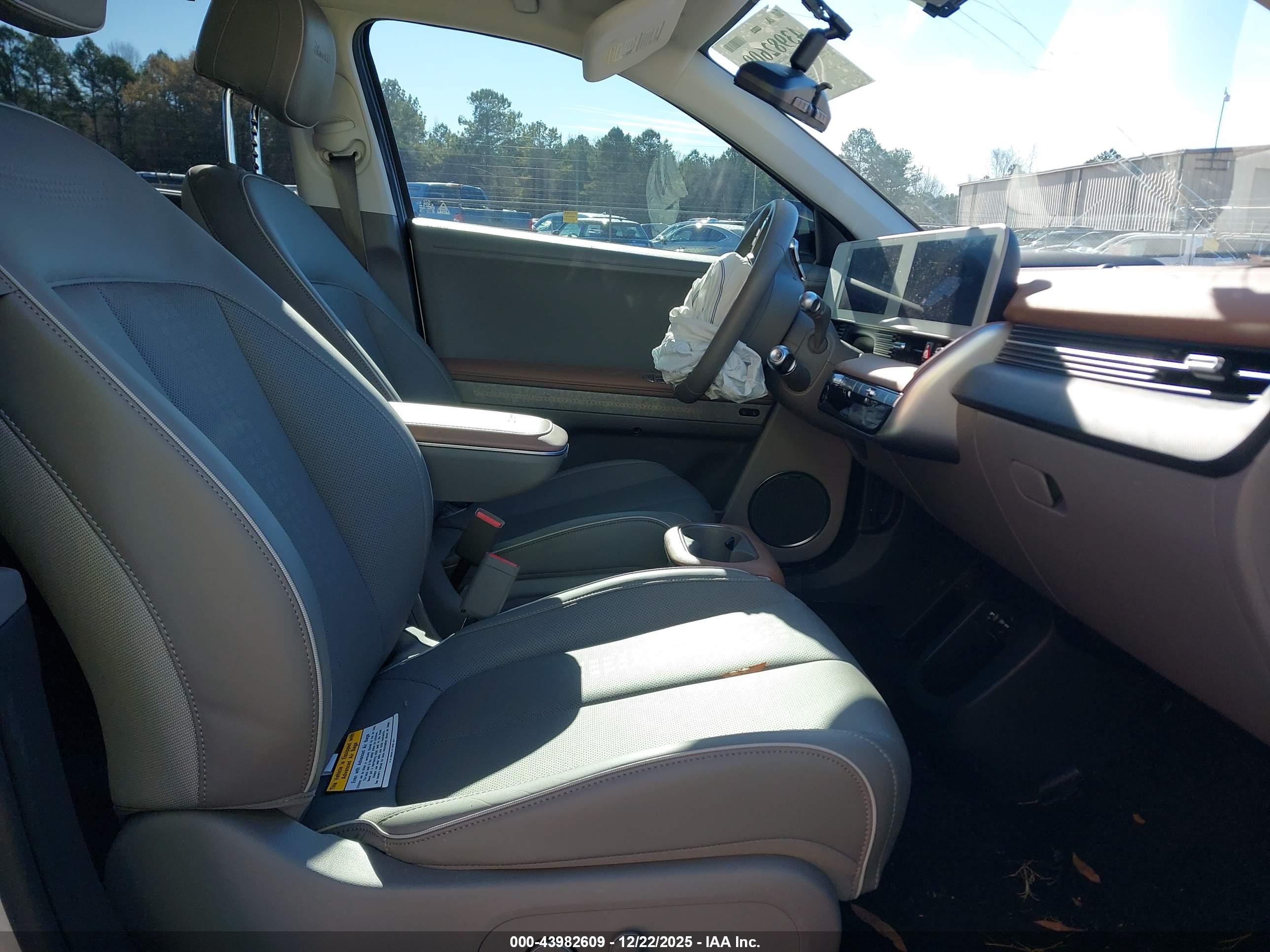 HYUNDAI IONIQ image 5