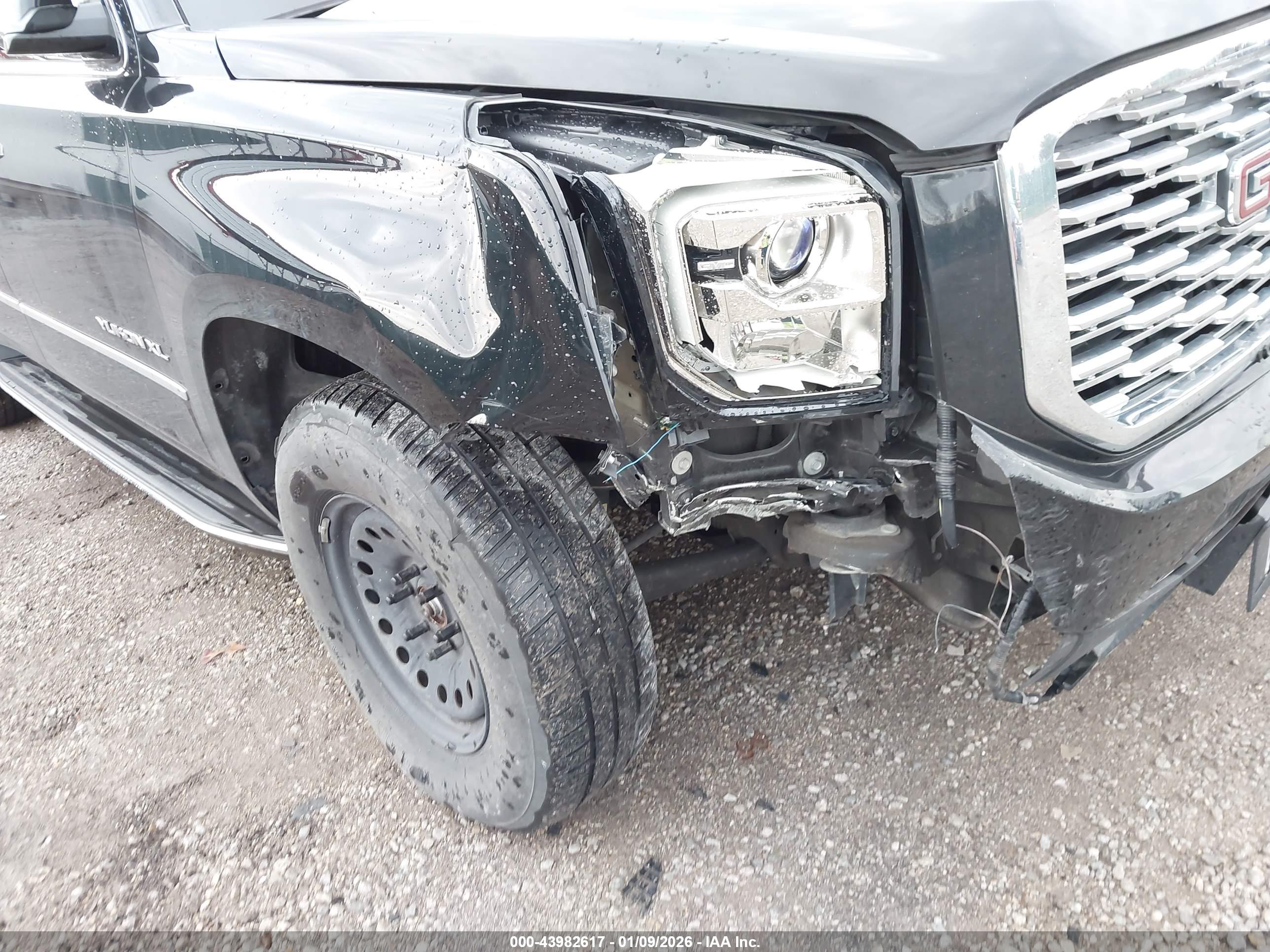 GMC YUKON image 6