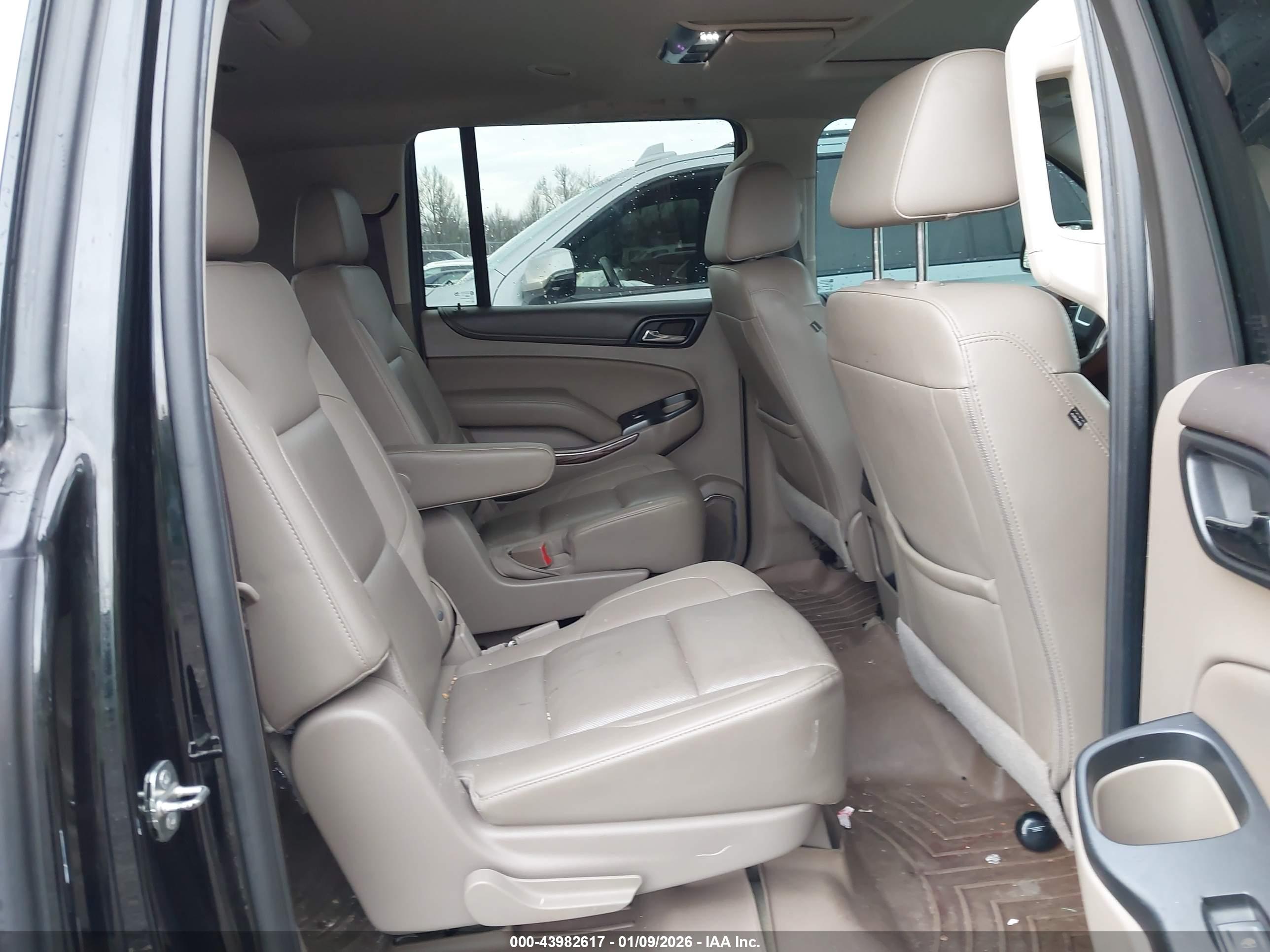 GMC YUKON image 8