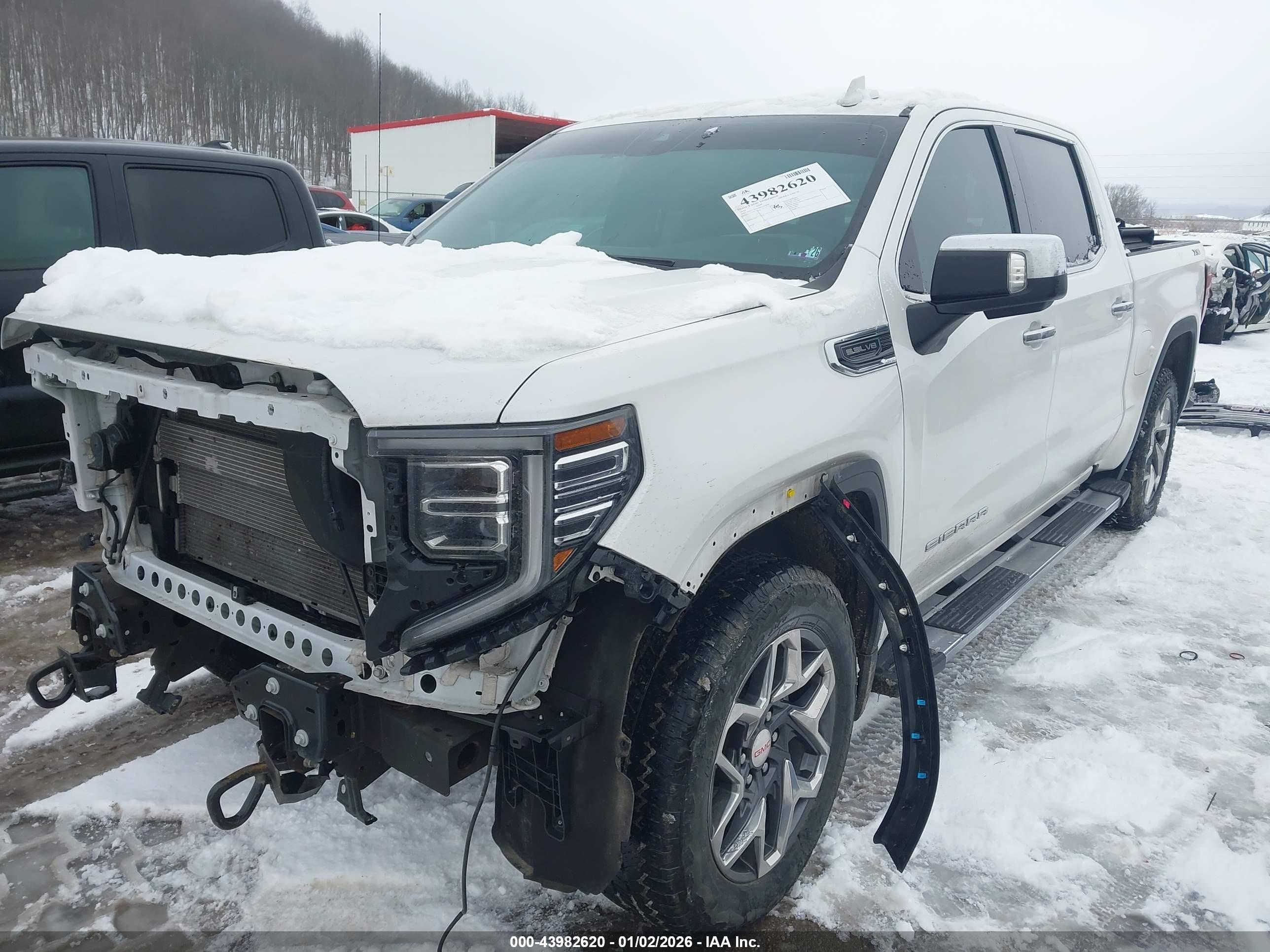 GMC SIERRA image 2