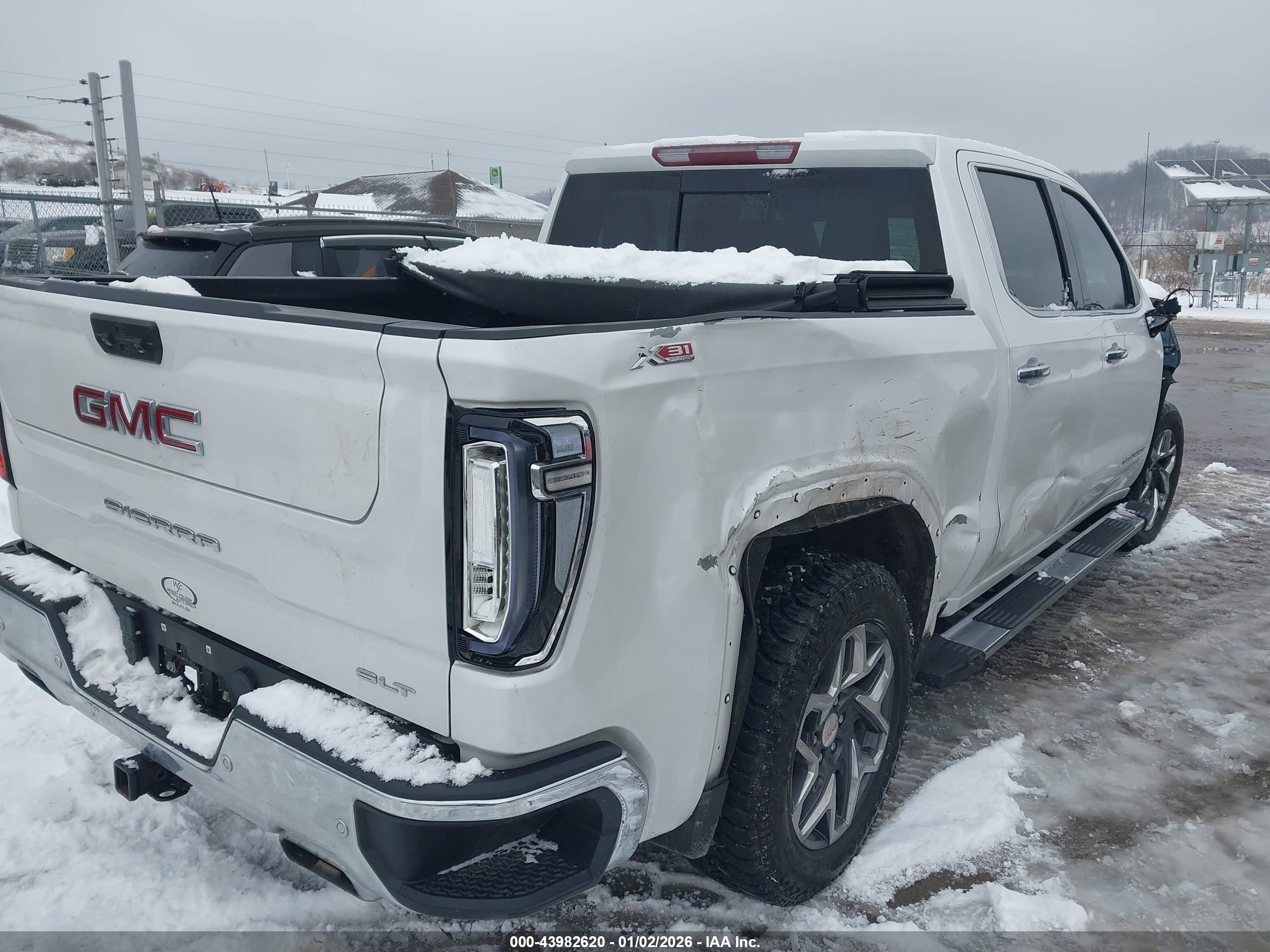 GMC SIERRA image 4