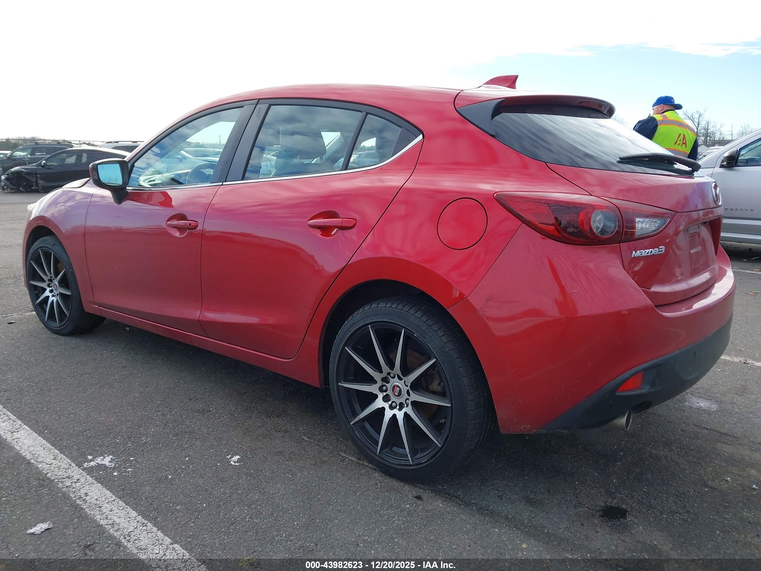 MAZDA MAZDA3 image 3
