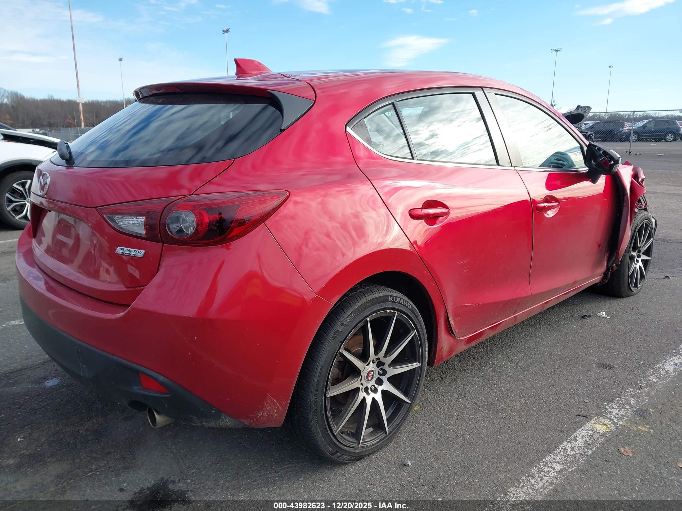 MAZDA MAZDA3 image 4