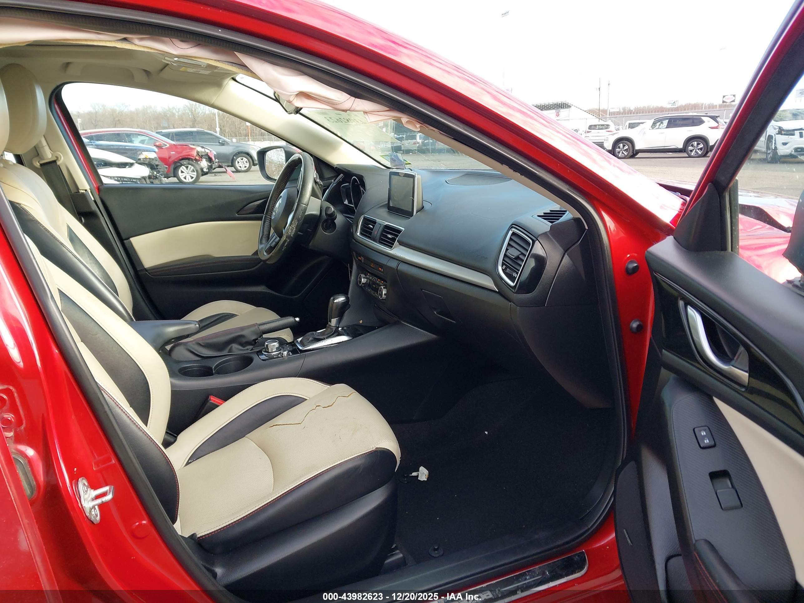 MAZDA MAZDA3 image 5