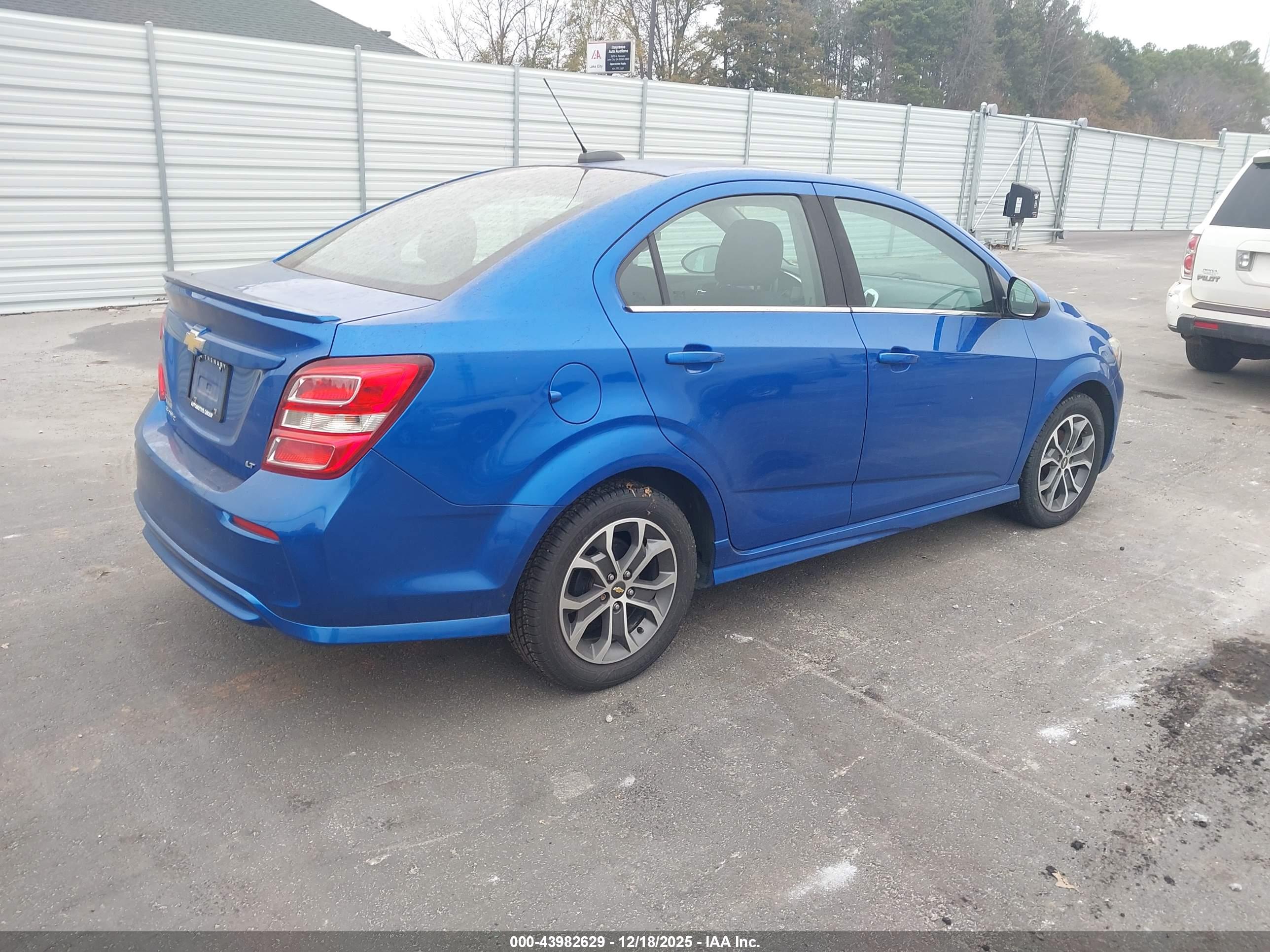 CHEVROLET SONIC image 4