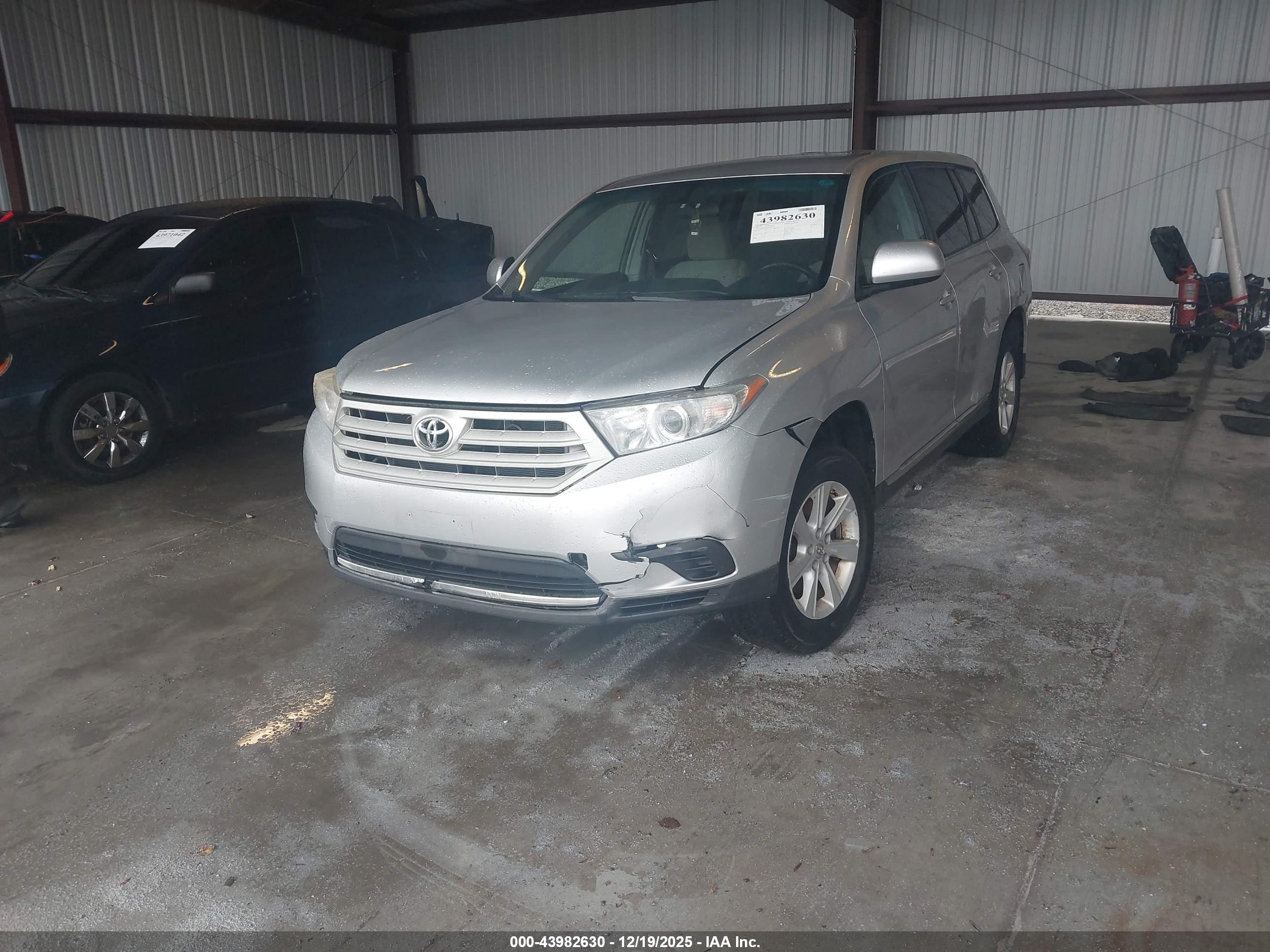 TOYOTA HIGHLANDER image 2