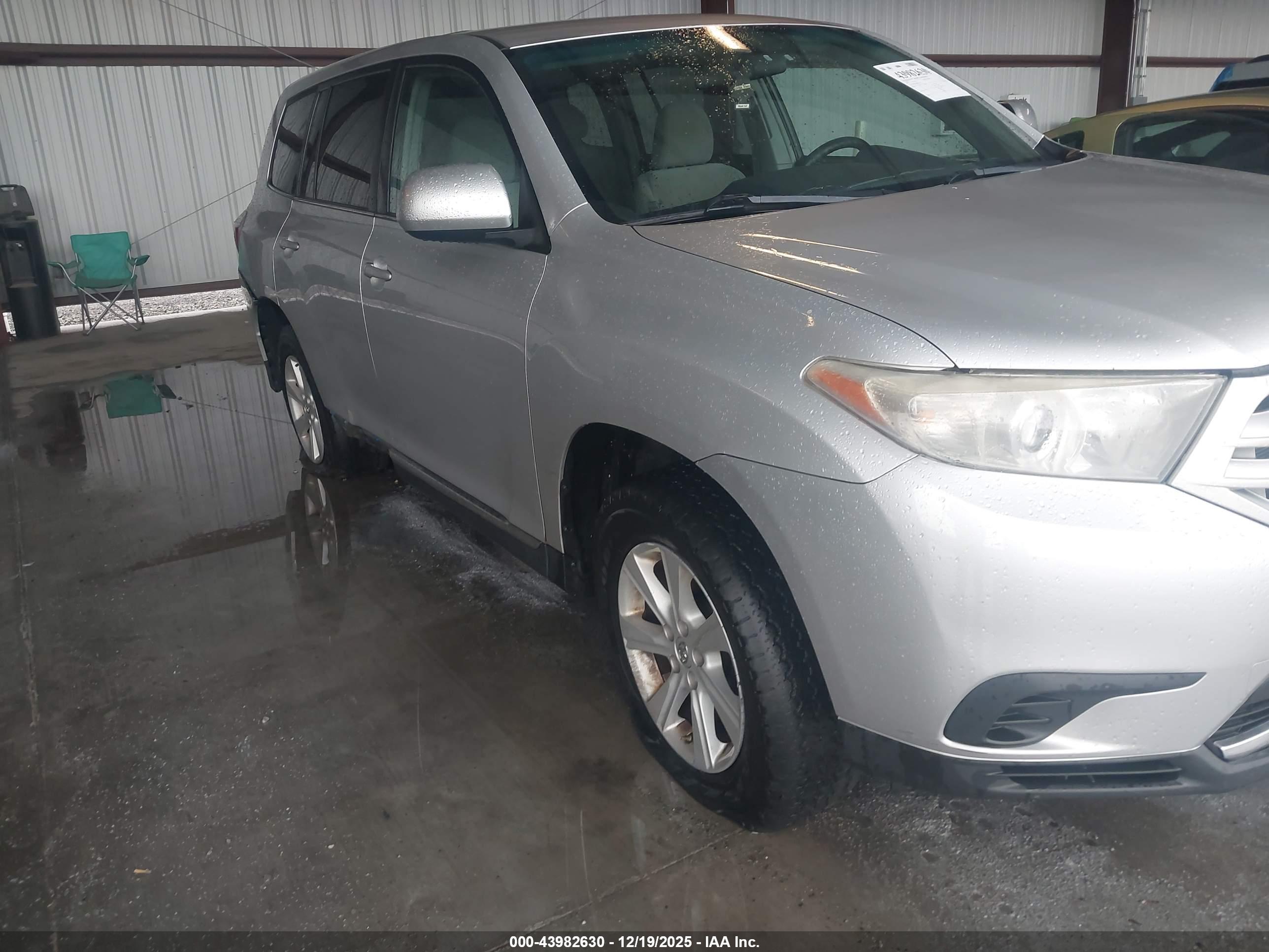 TOYOTA HIGHLANDER image 6
