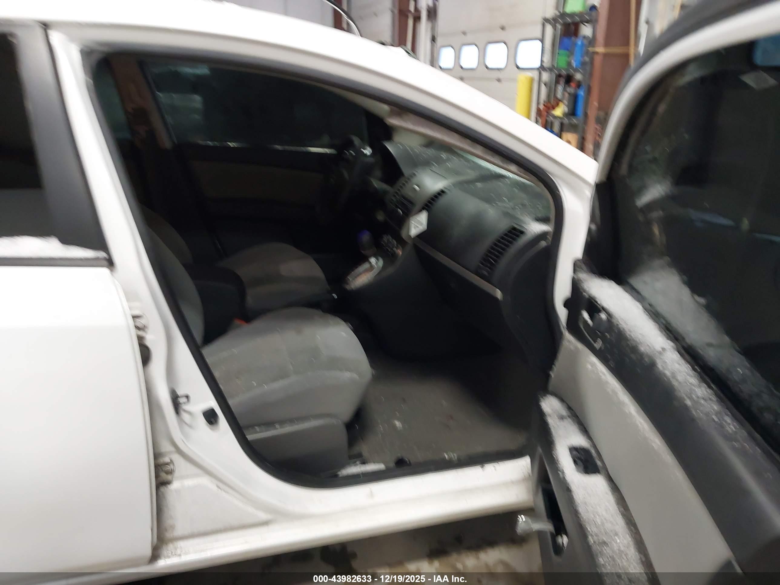 NISSAN SENTRA image 5