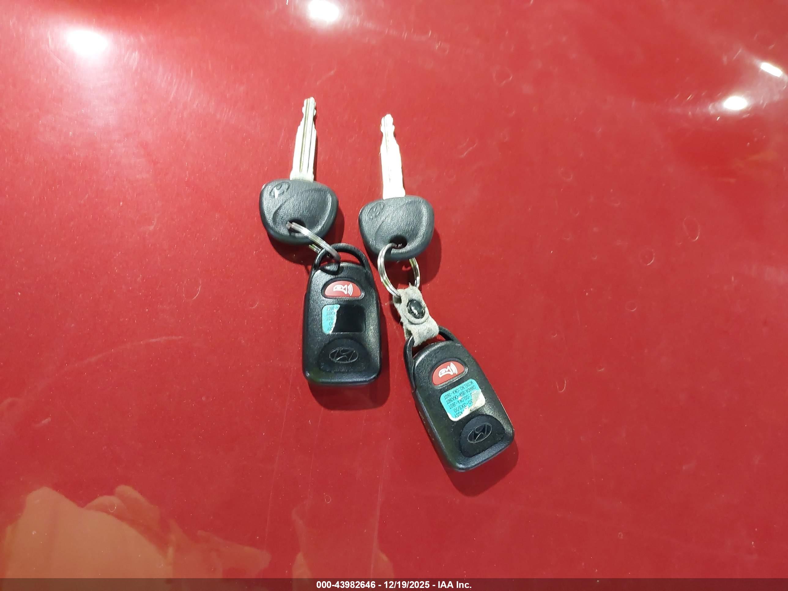 HYUNDAI ELANTRA image 11