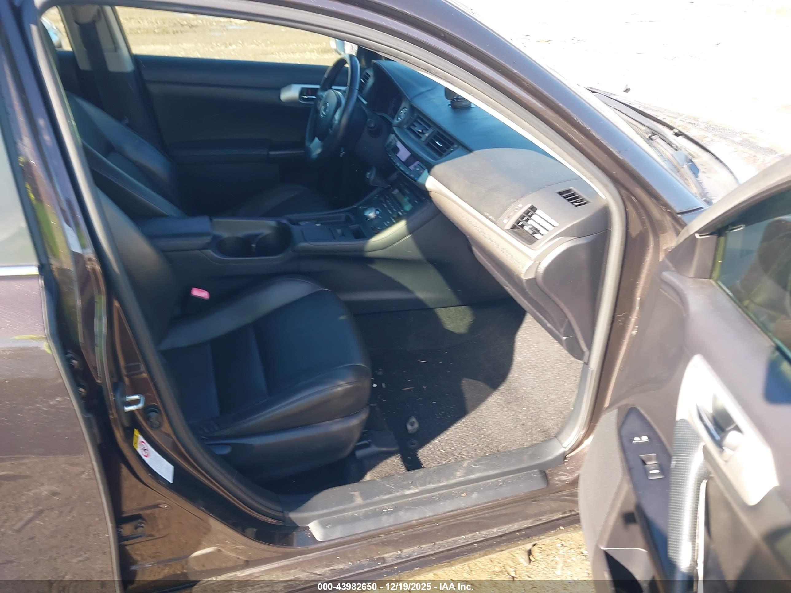 LEXUS CT image 5