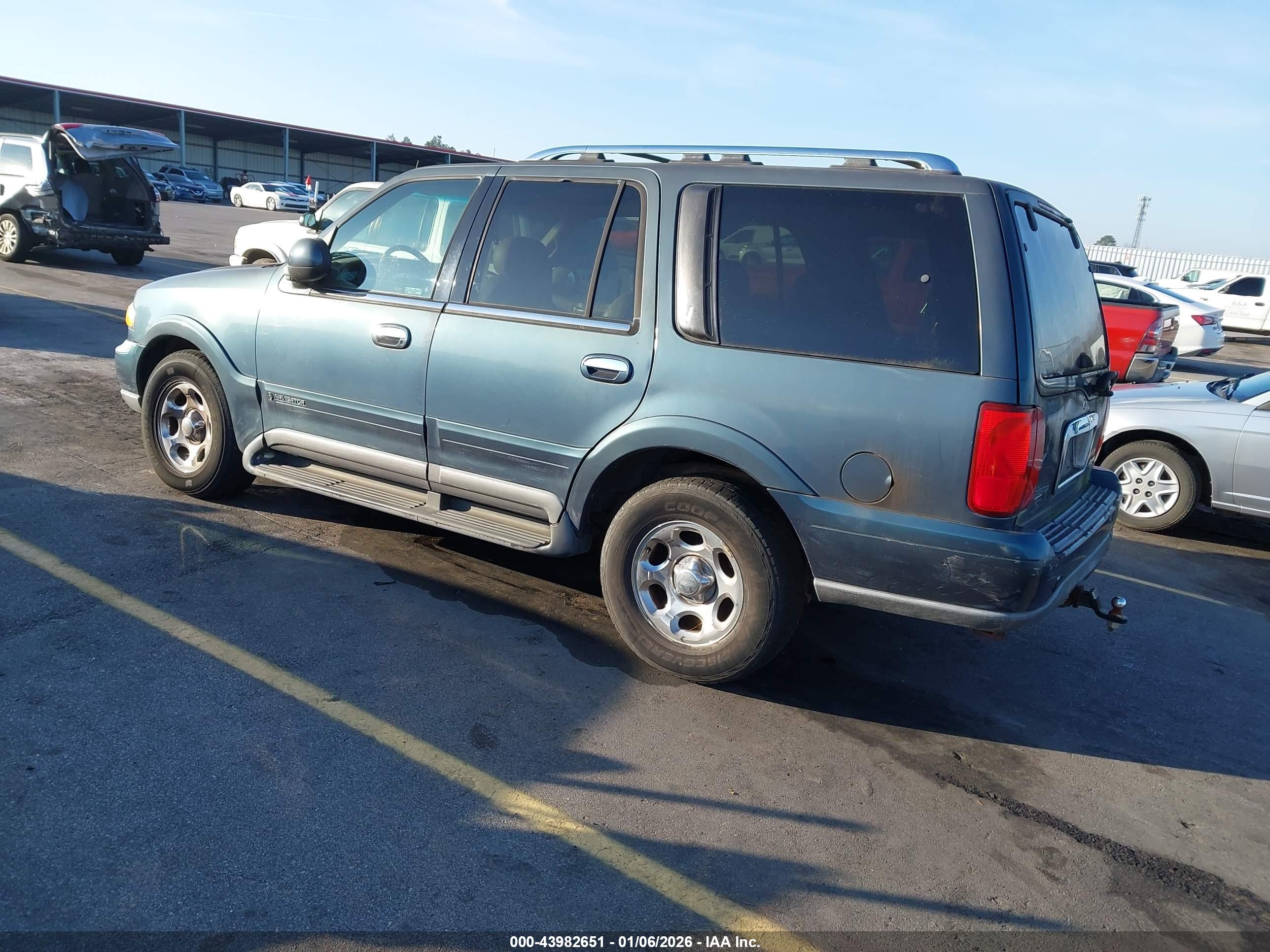 LINCOLN NAVIGATOR image 3