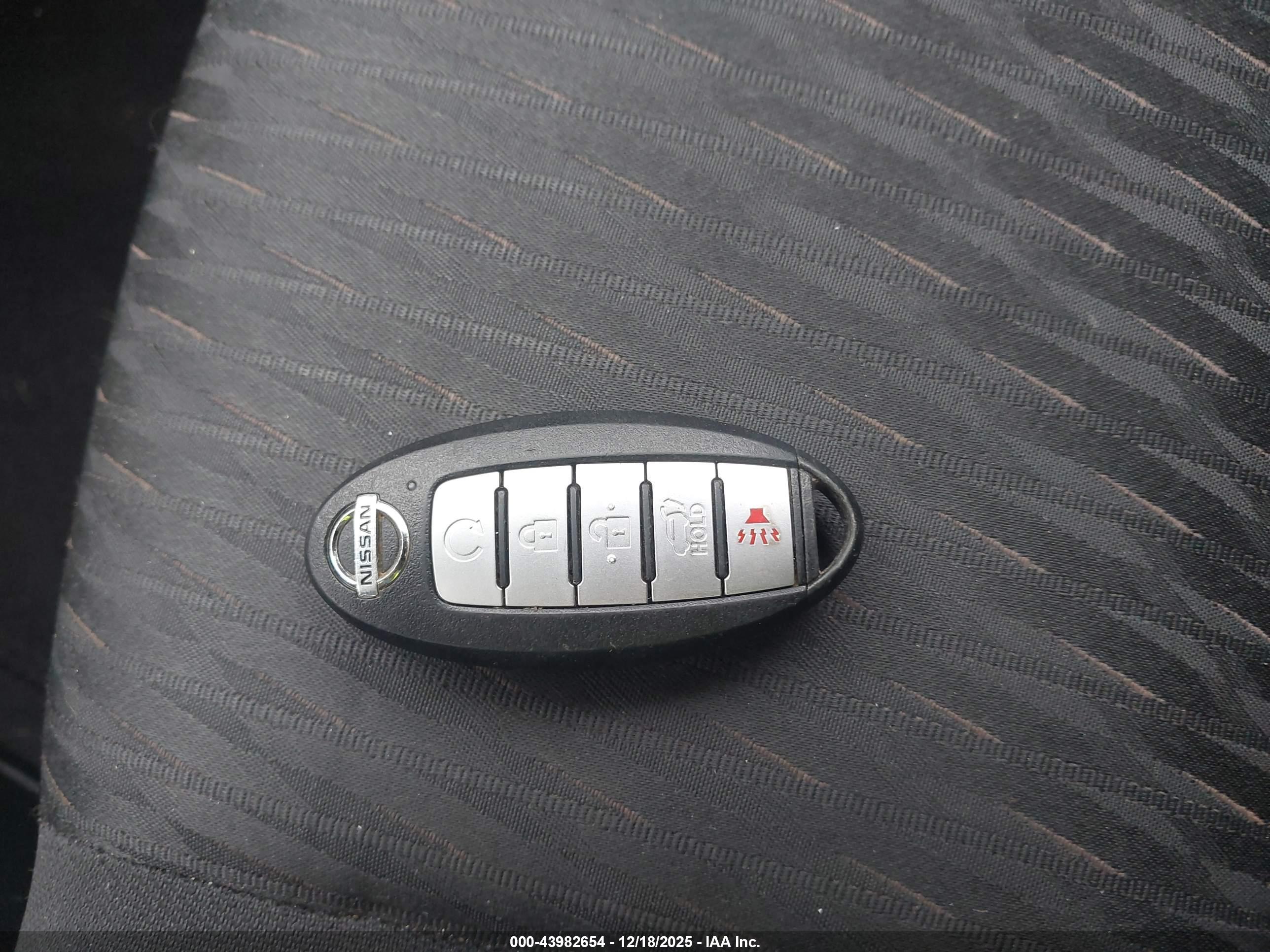 NISSAN ROGUE image 11