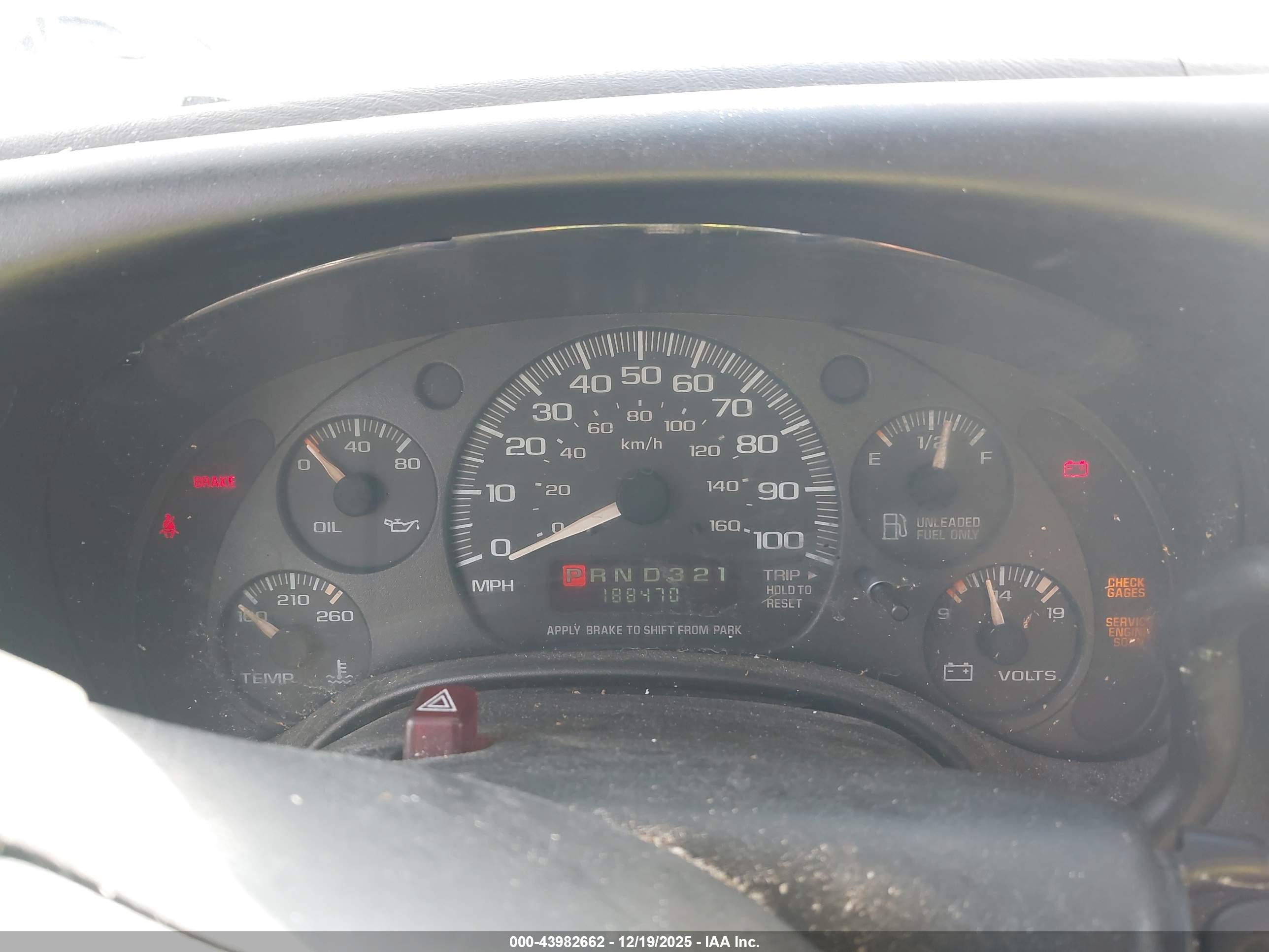 CHEVROLET EXPRESS image 7