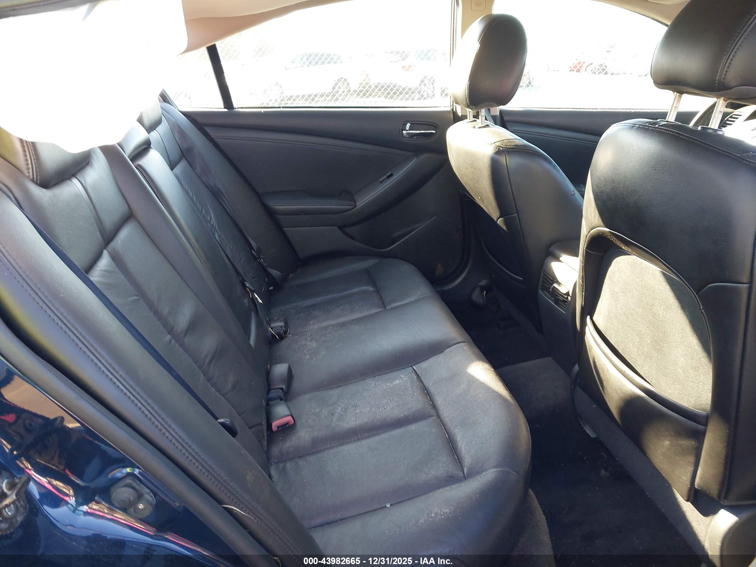 NISSAN ALTIMA image 8