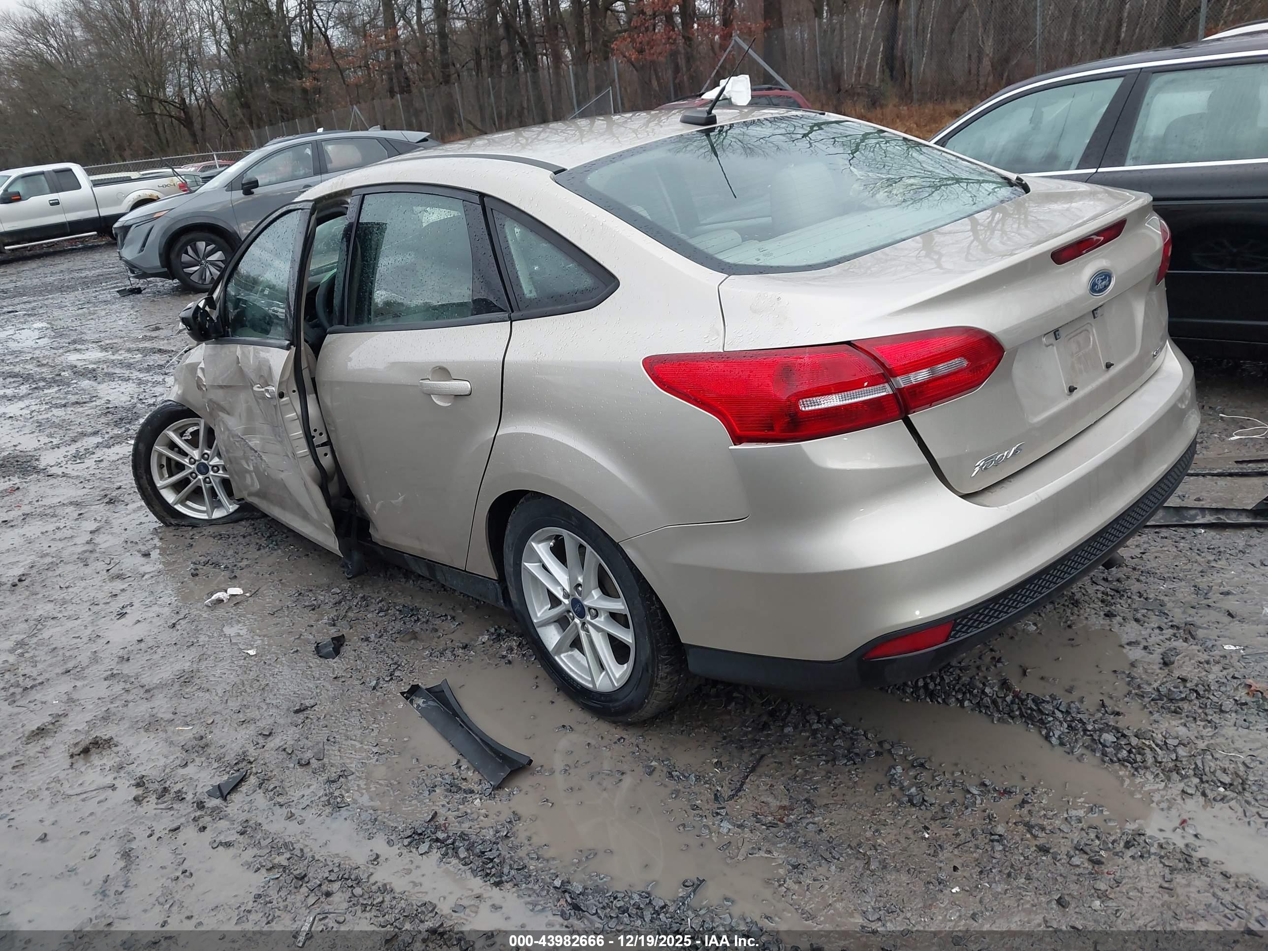 FORD FOCUS image 3