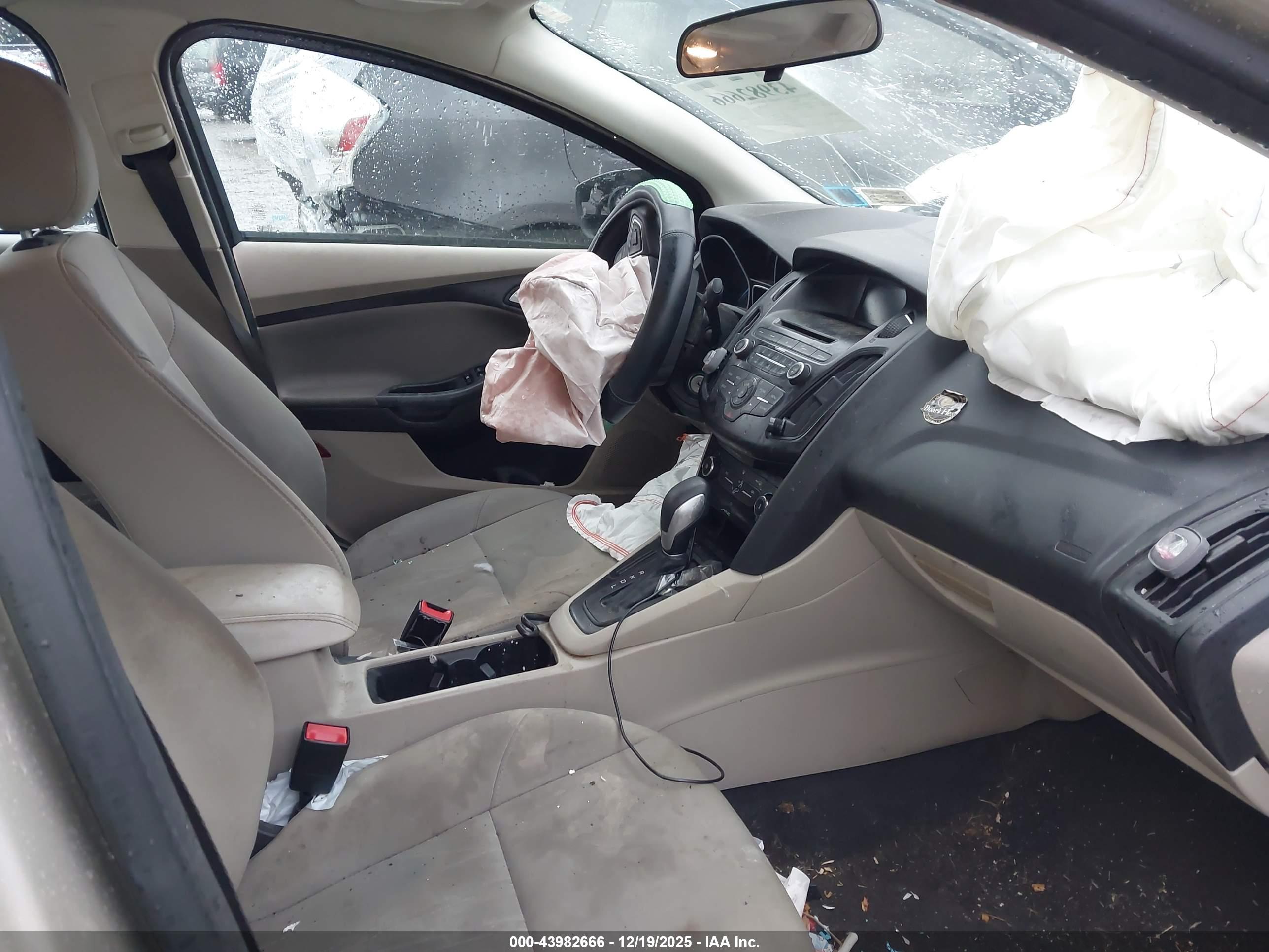 FORD FOCUS image 5
