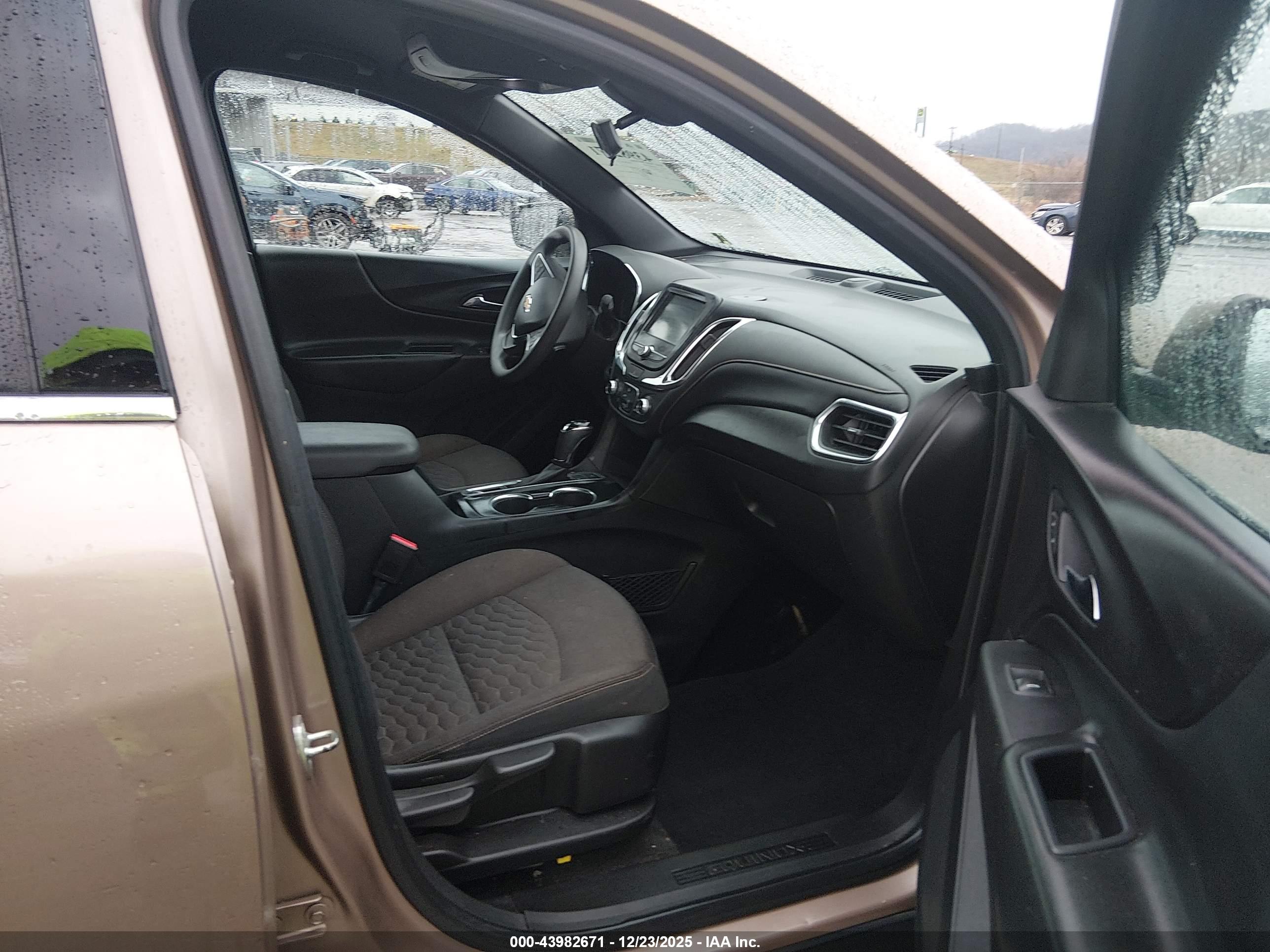 CHEVROLET EQUINOX image 5