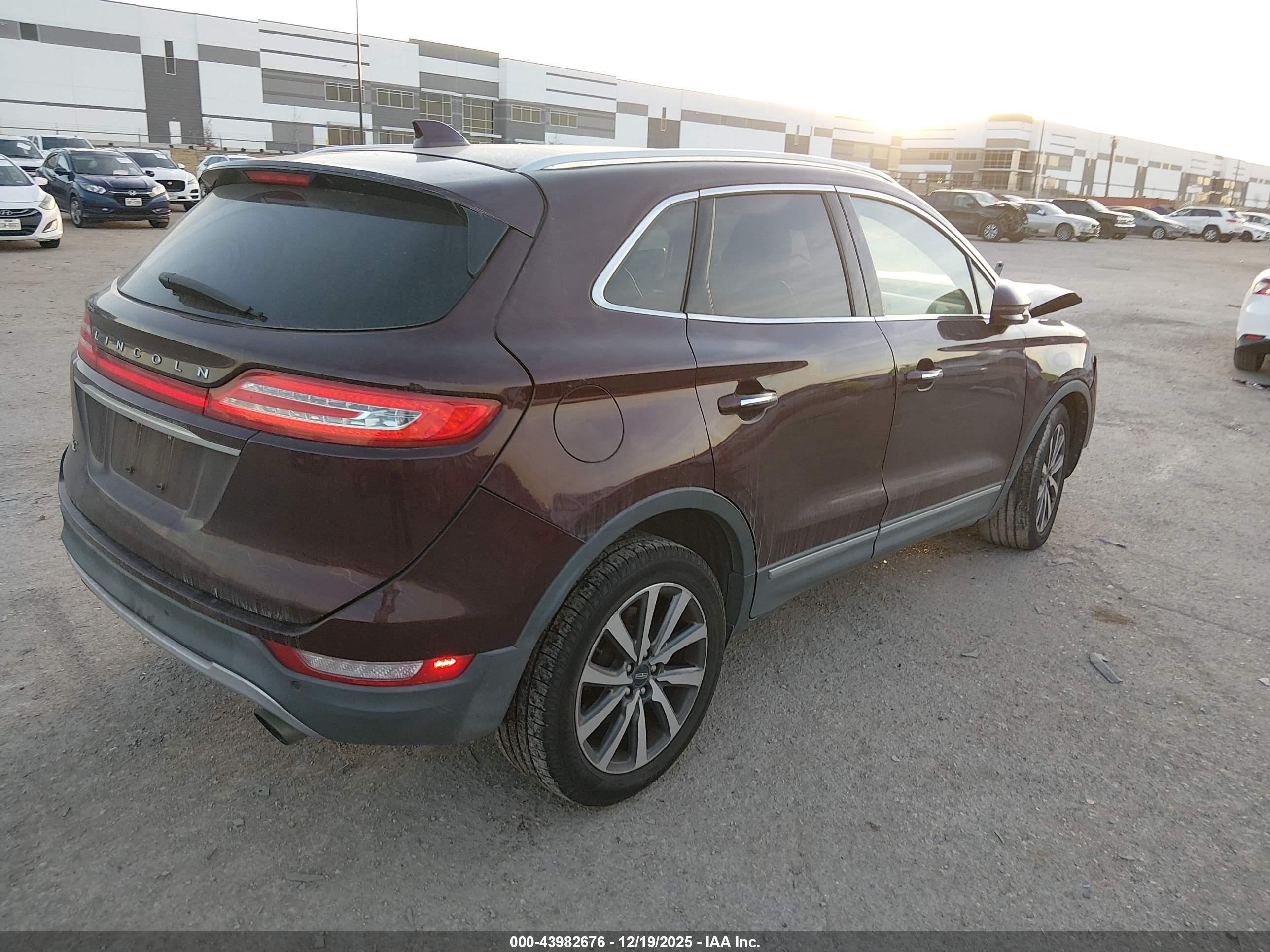 LINCOLN MKC image 4
