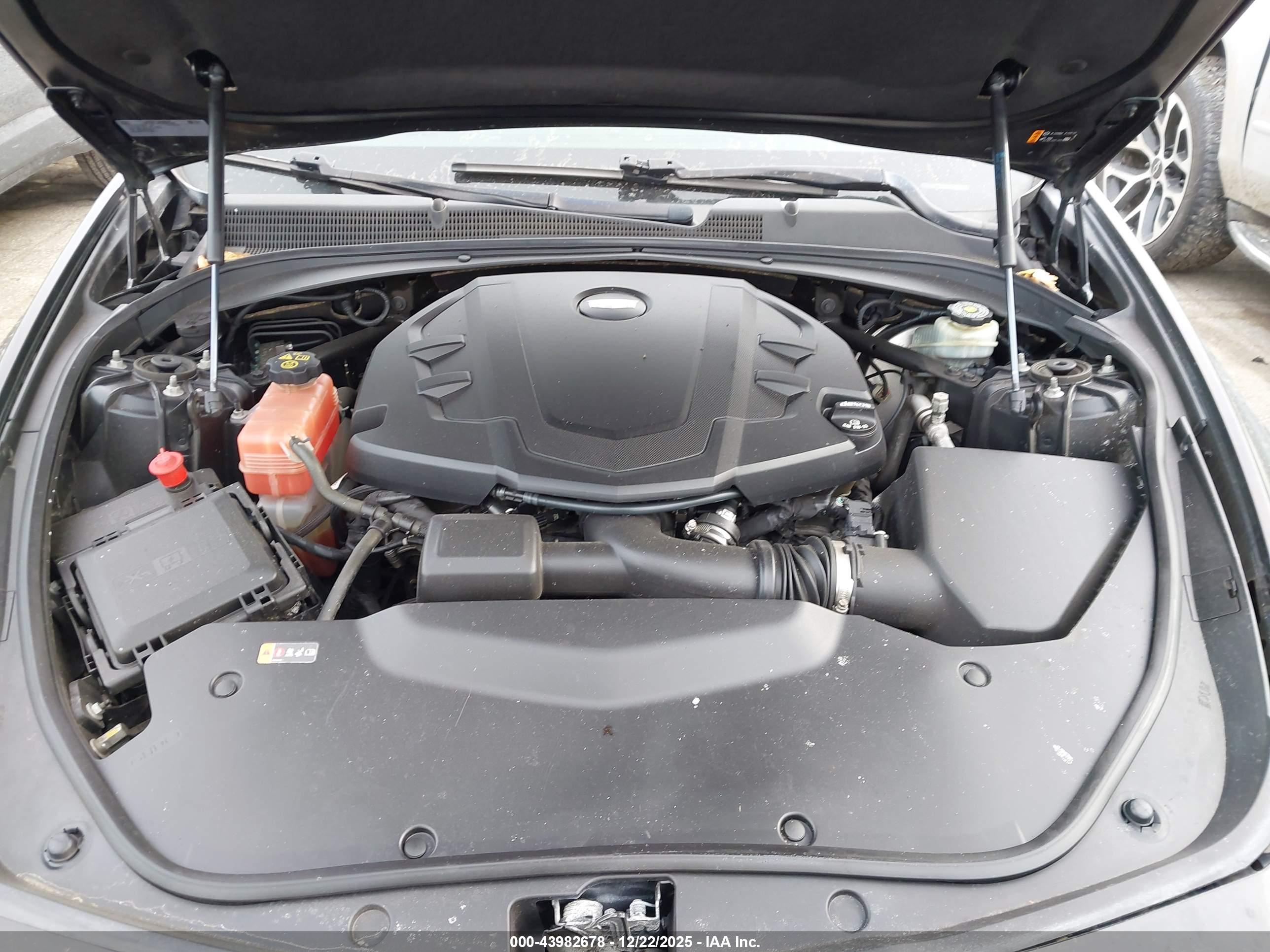 CADILLAC CTS image 10