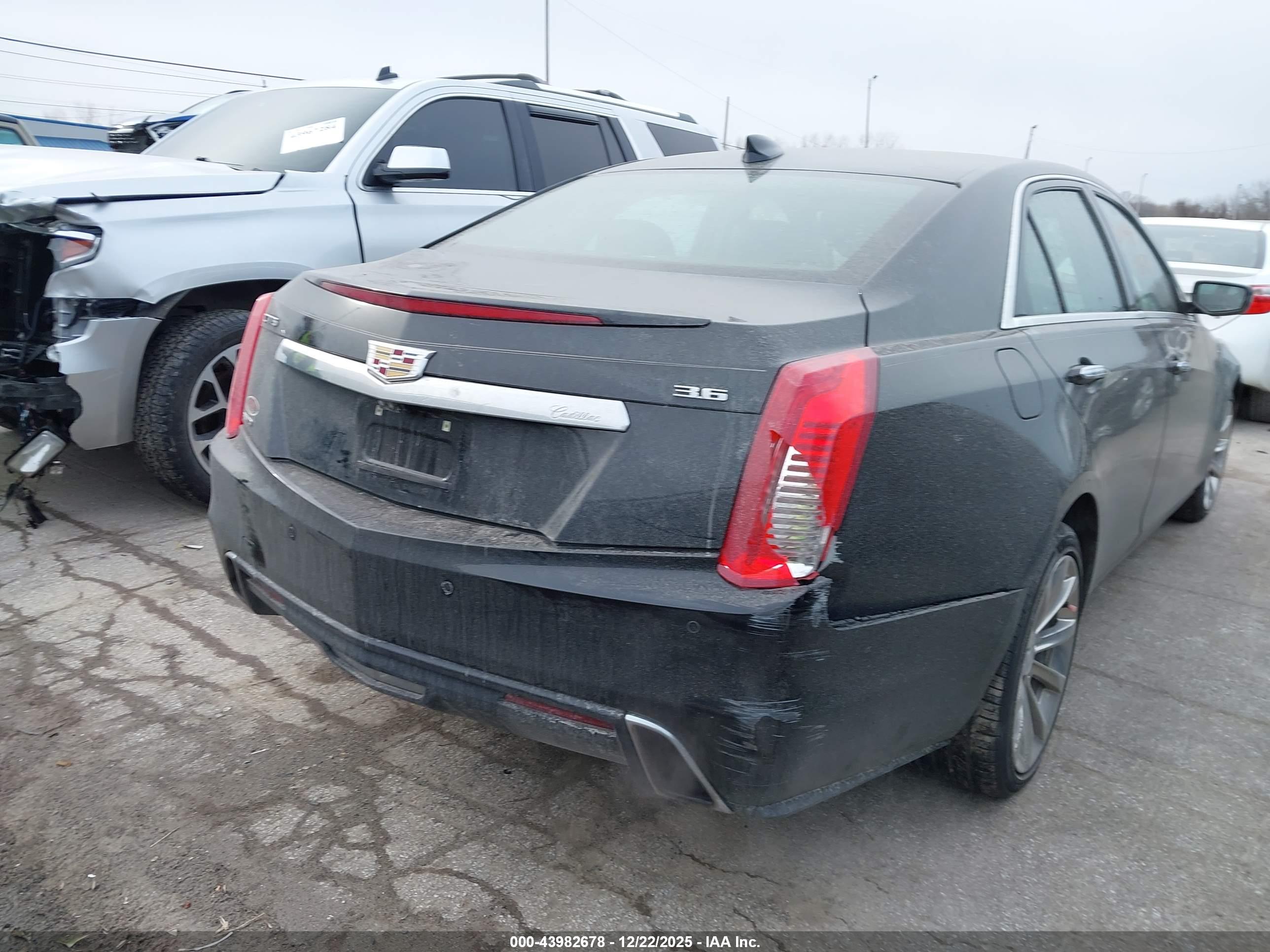 CADILLAC CTS image 4