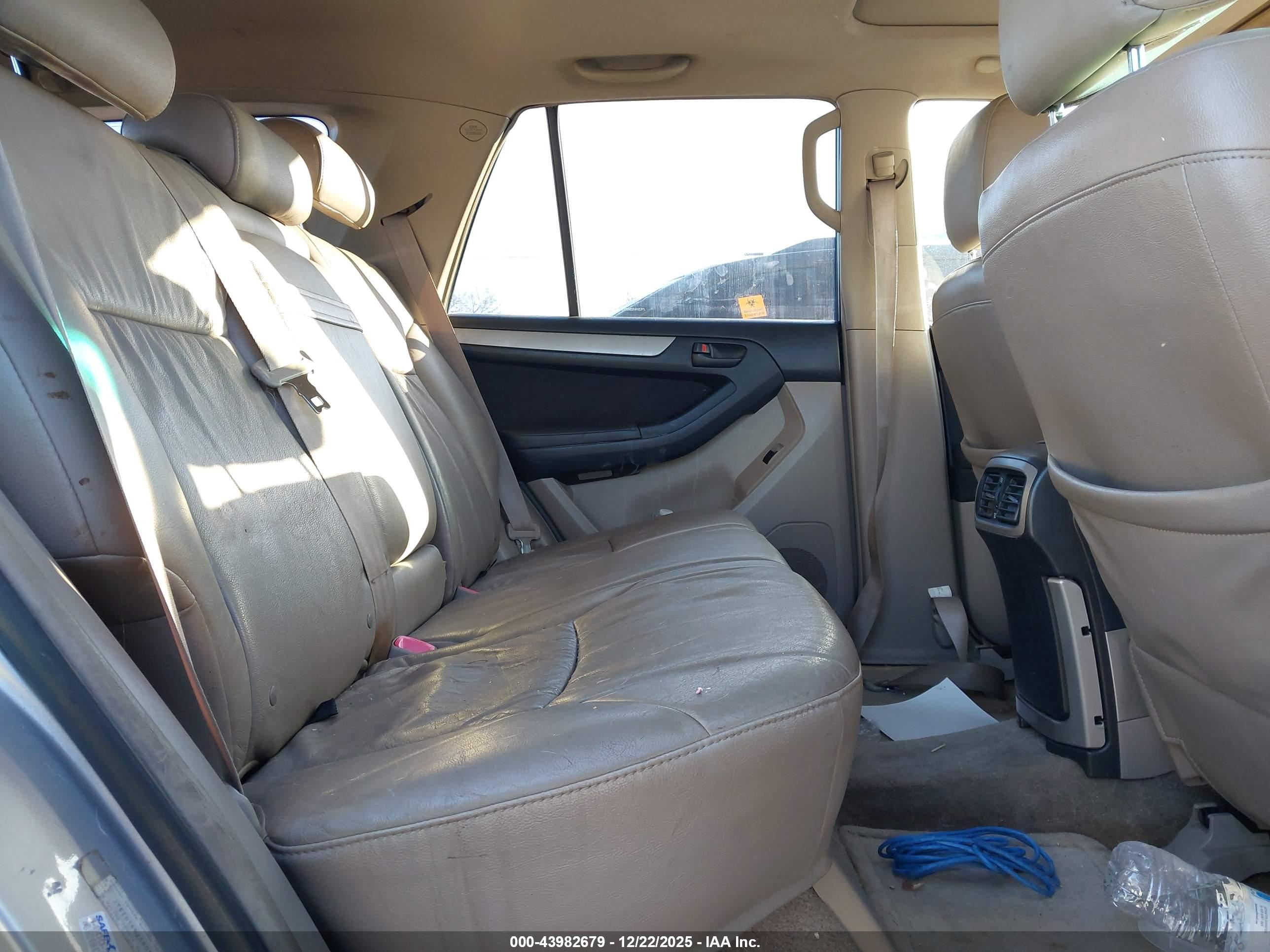 TOYOTA 4RUNNER image 8